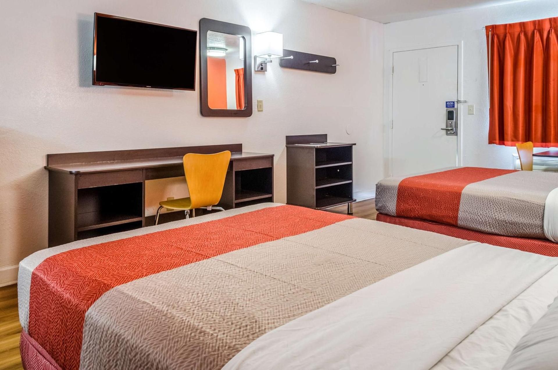 Quadruple Room - Disability Access - Roll in Shower