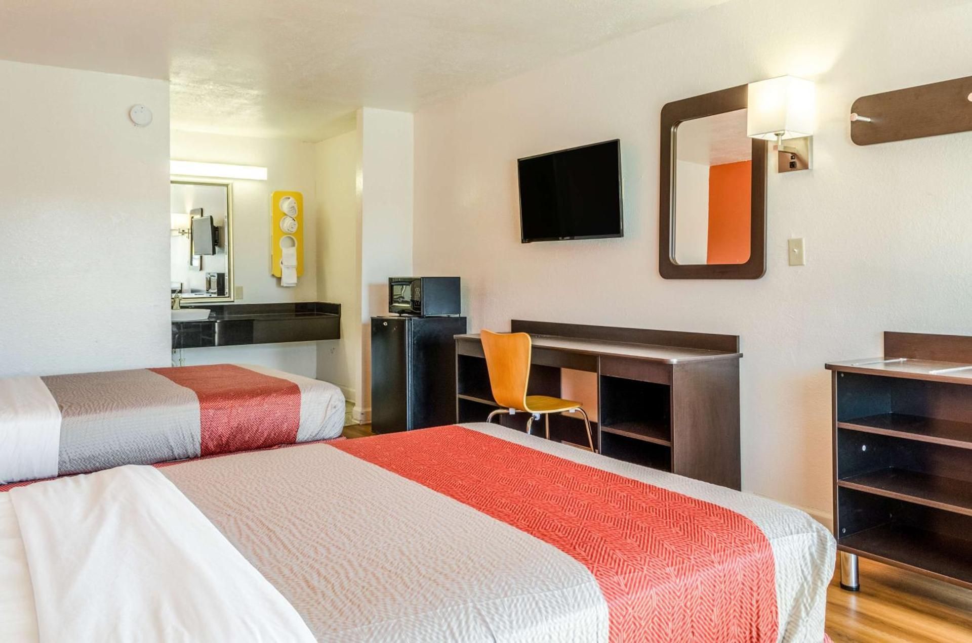 Quadruple Room - Disability Access - Roll in Shower