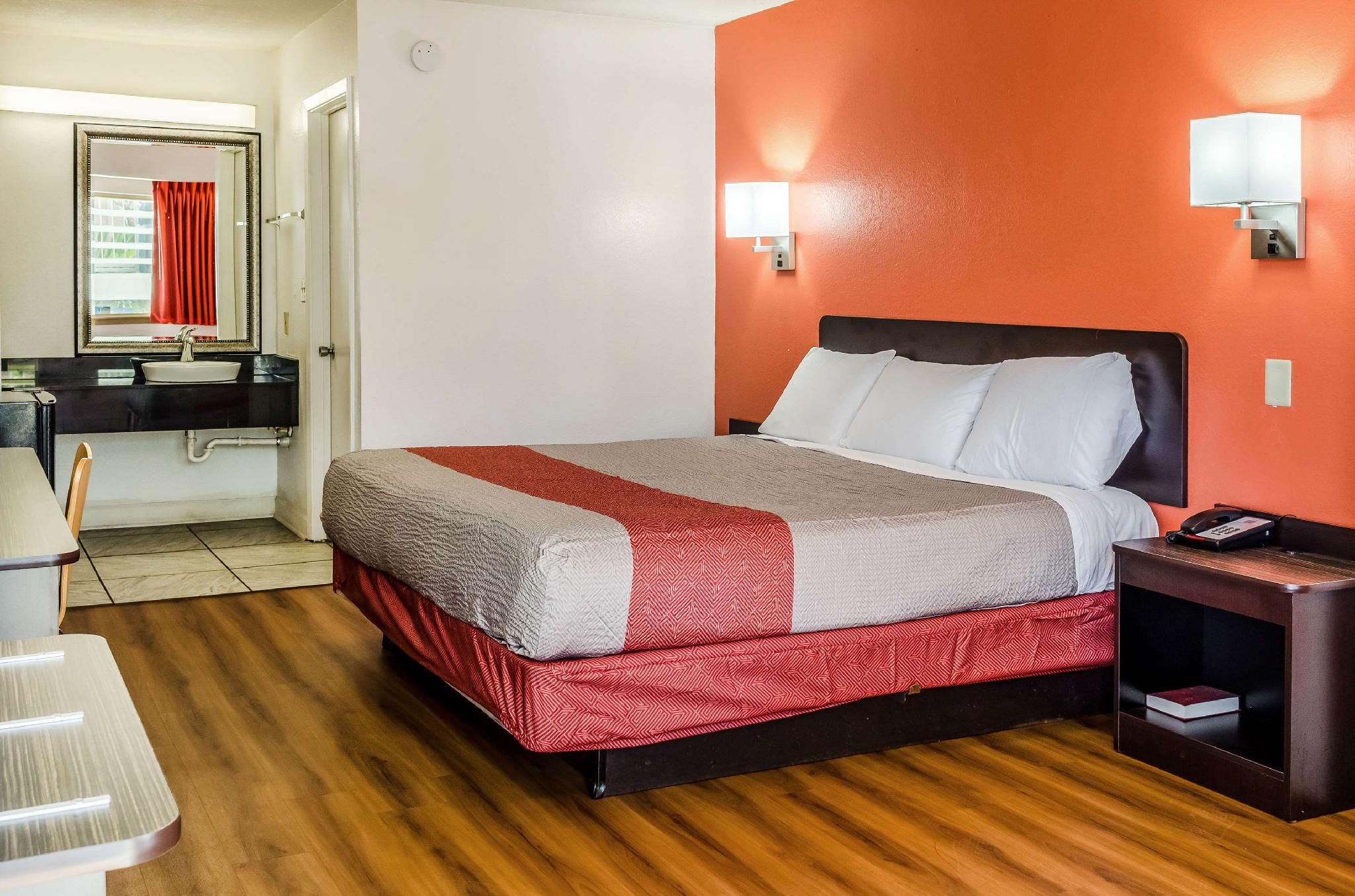 1 KING BED | NON-SMOKING, MICFRIDGE
