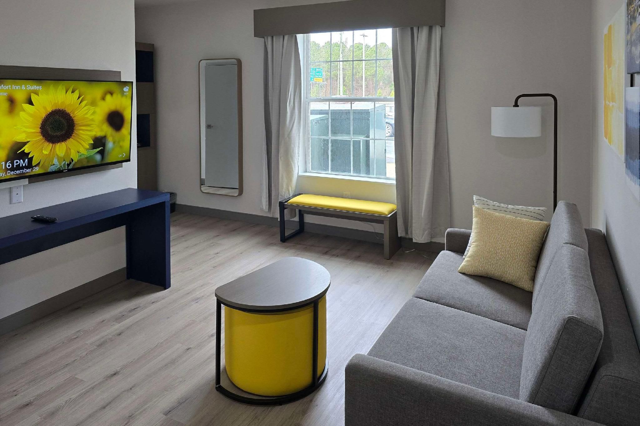 1 King Bed, Nonsmoking