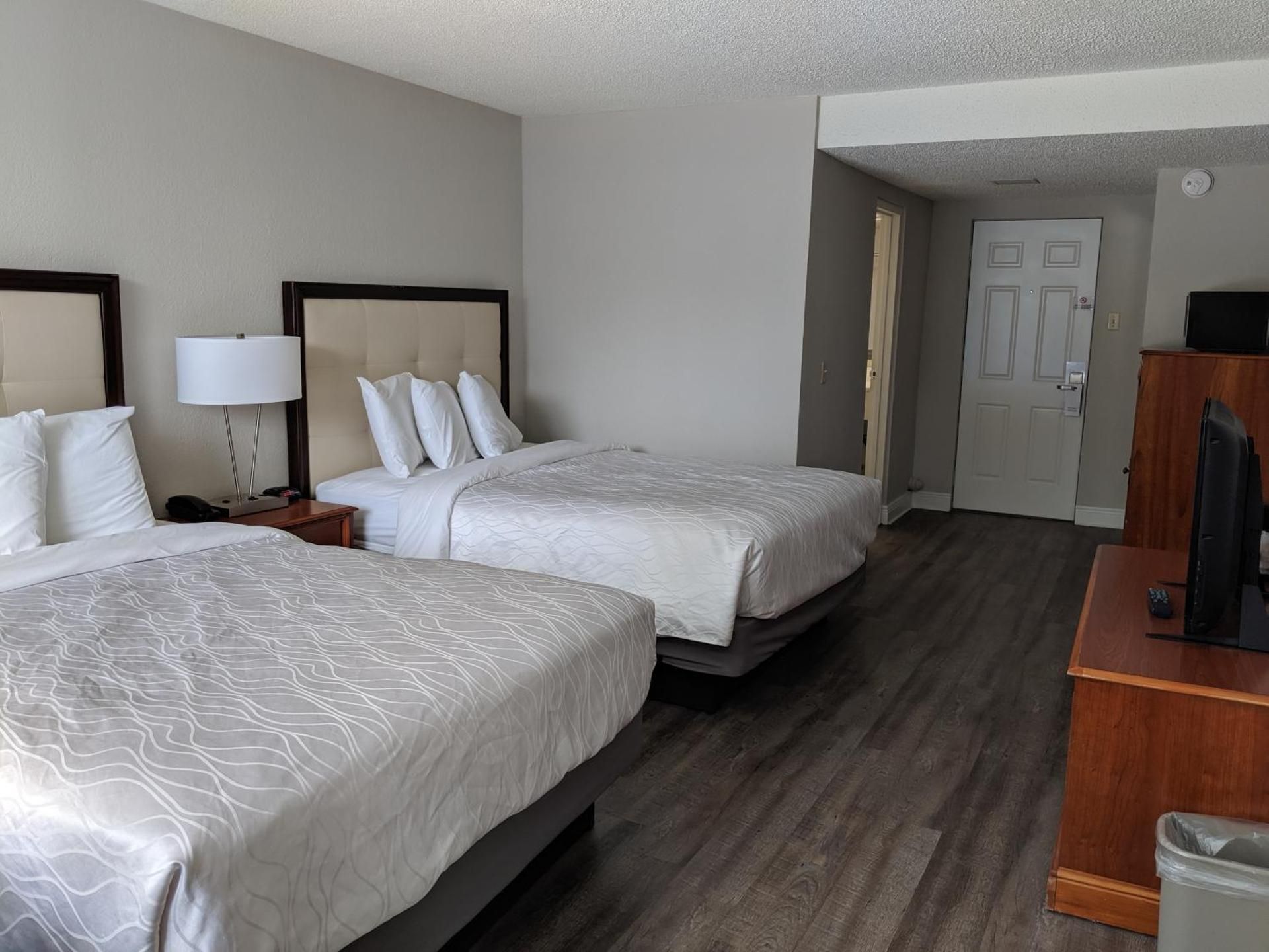 Room with 2 Double Beds - Courtyard