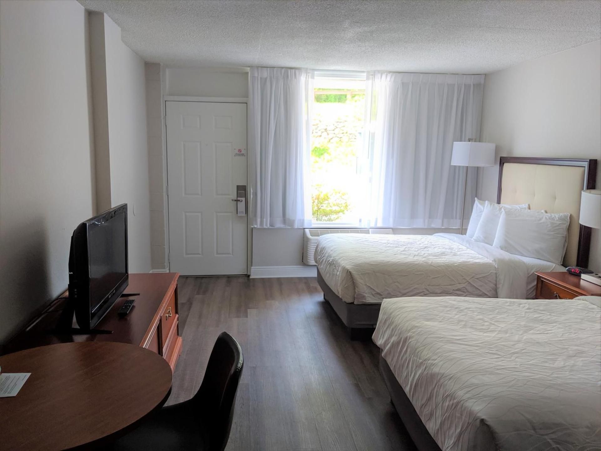 Room with Two Double Beds – Street View
