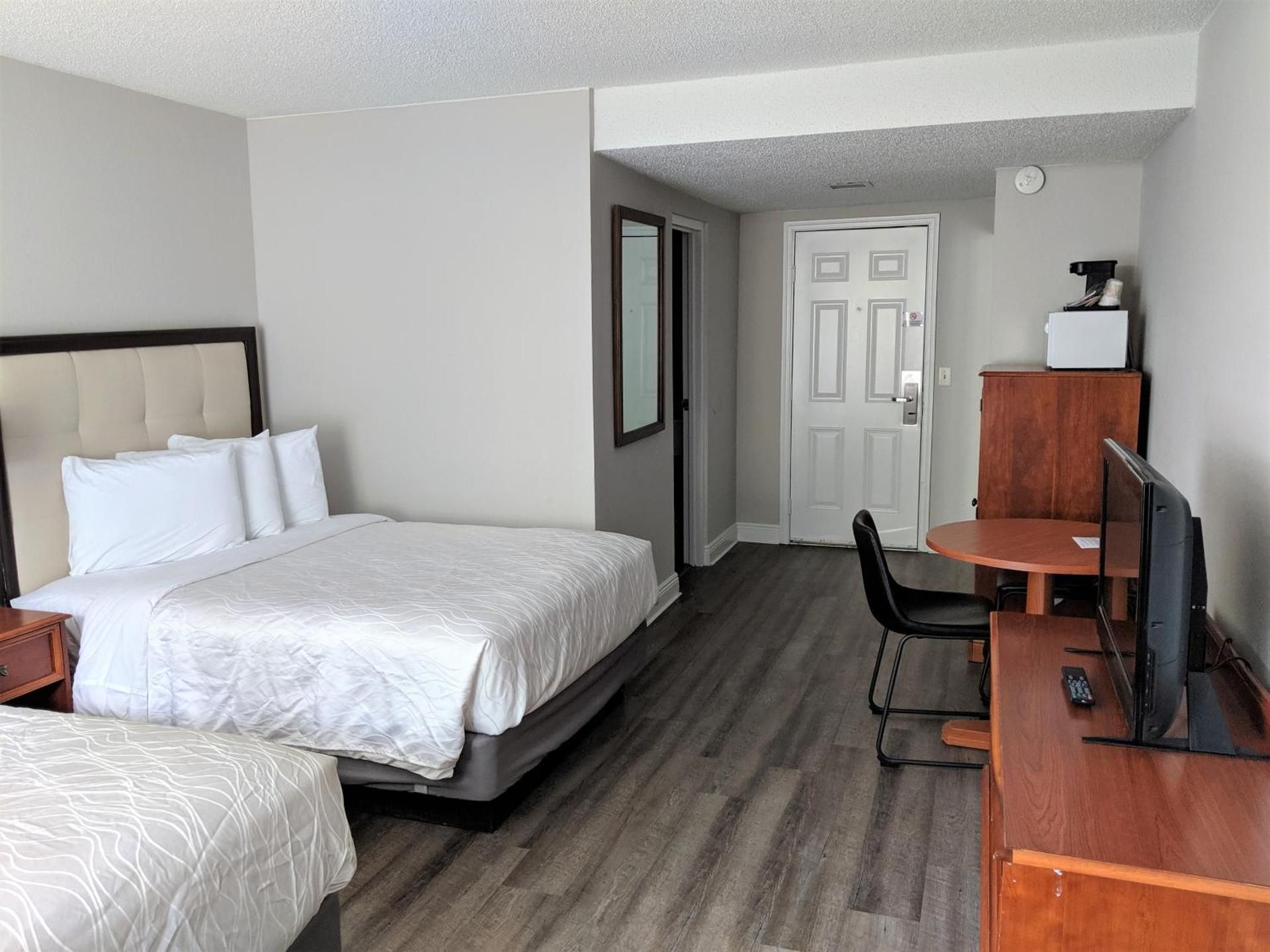 Room with Two Double Beds – Street View