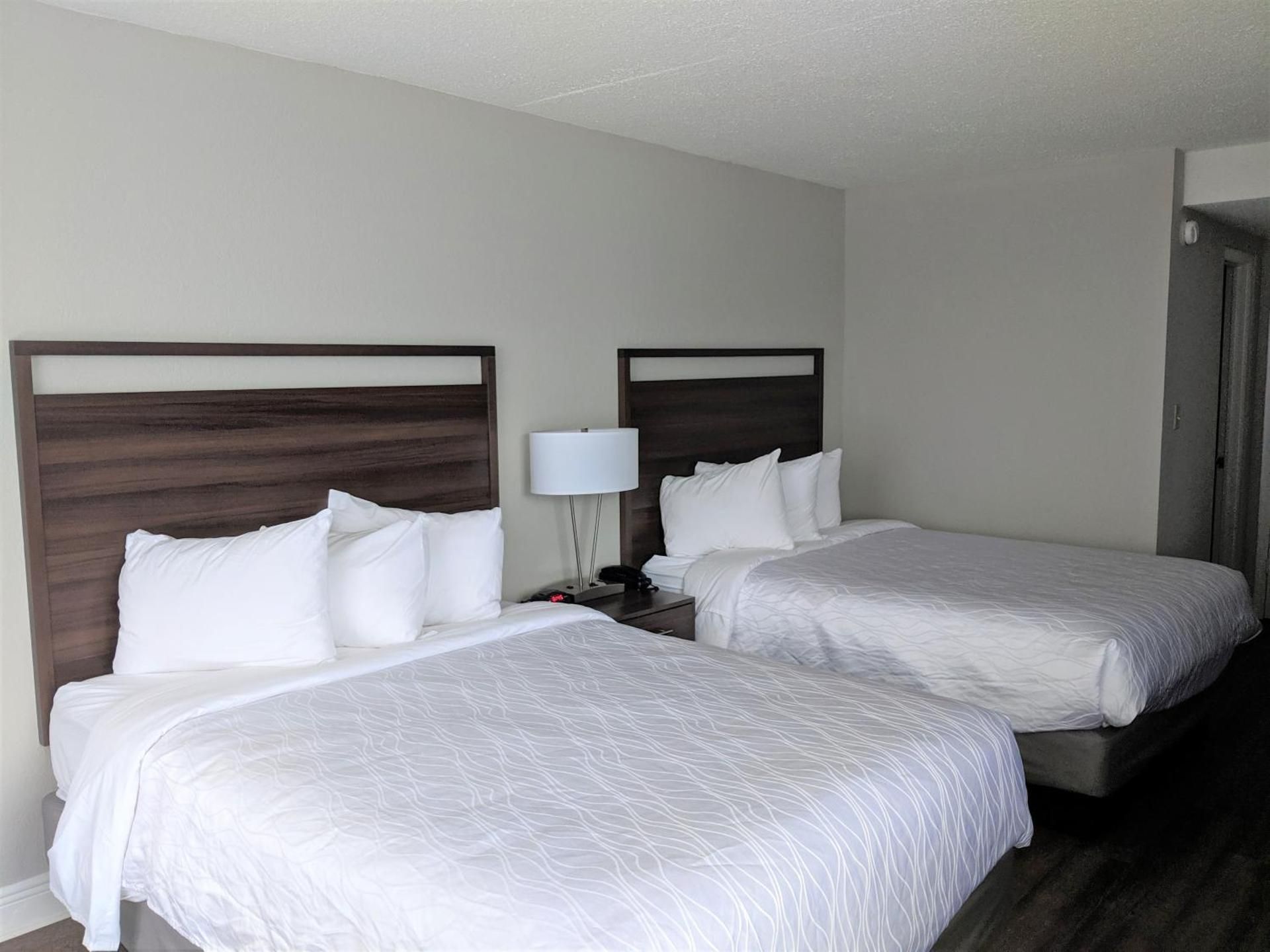 Deluxe Room with Two Queen Beds - Beachfront