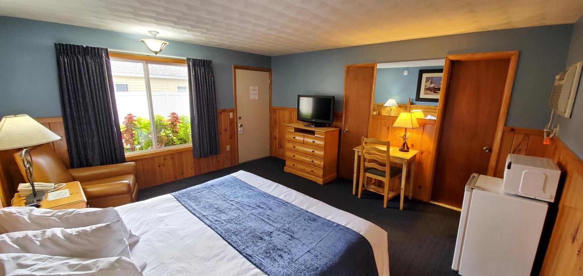 Standard King Room
