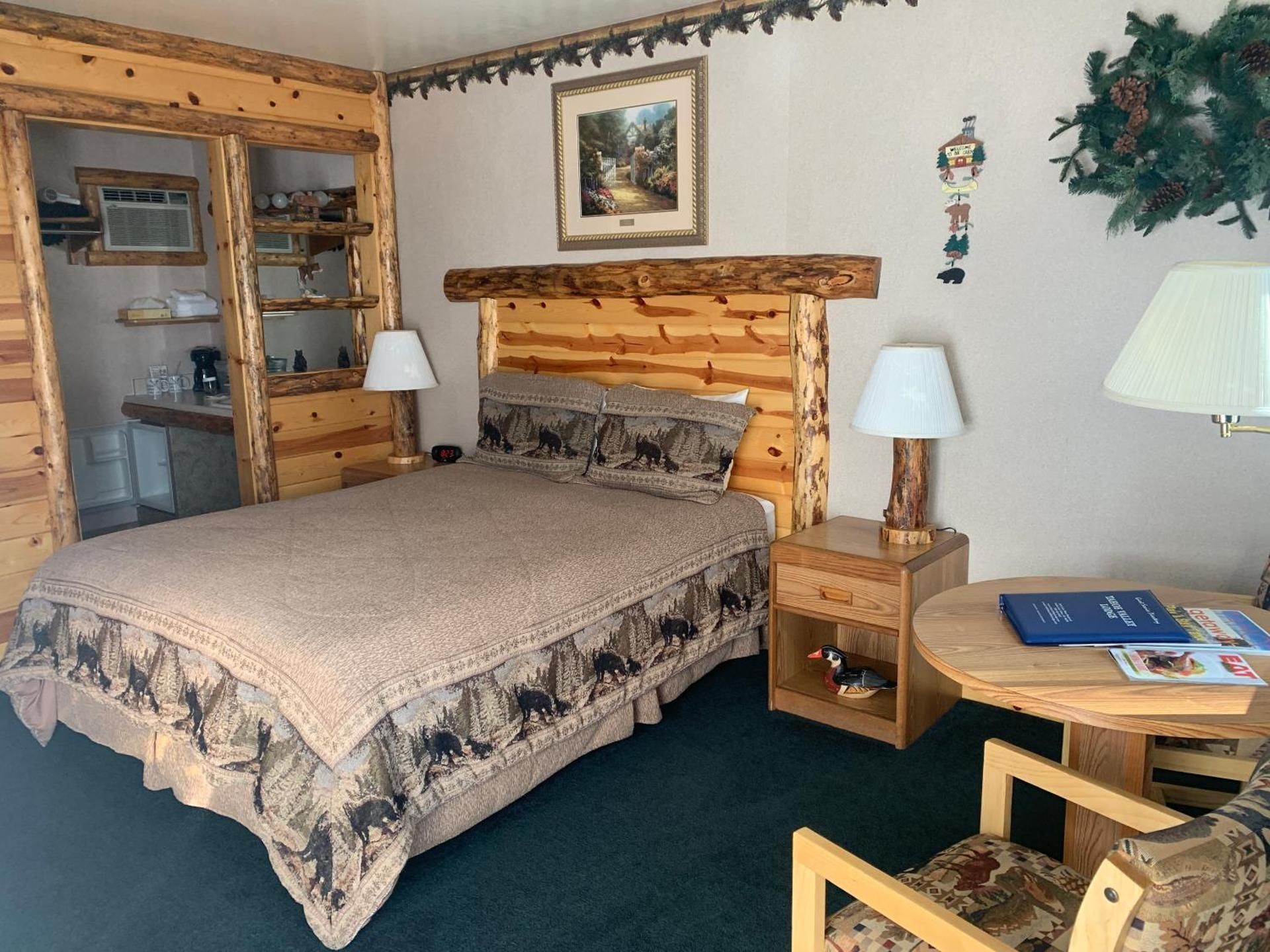 Tahoe Valley Lodge Queen Room 2