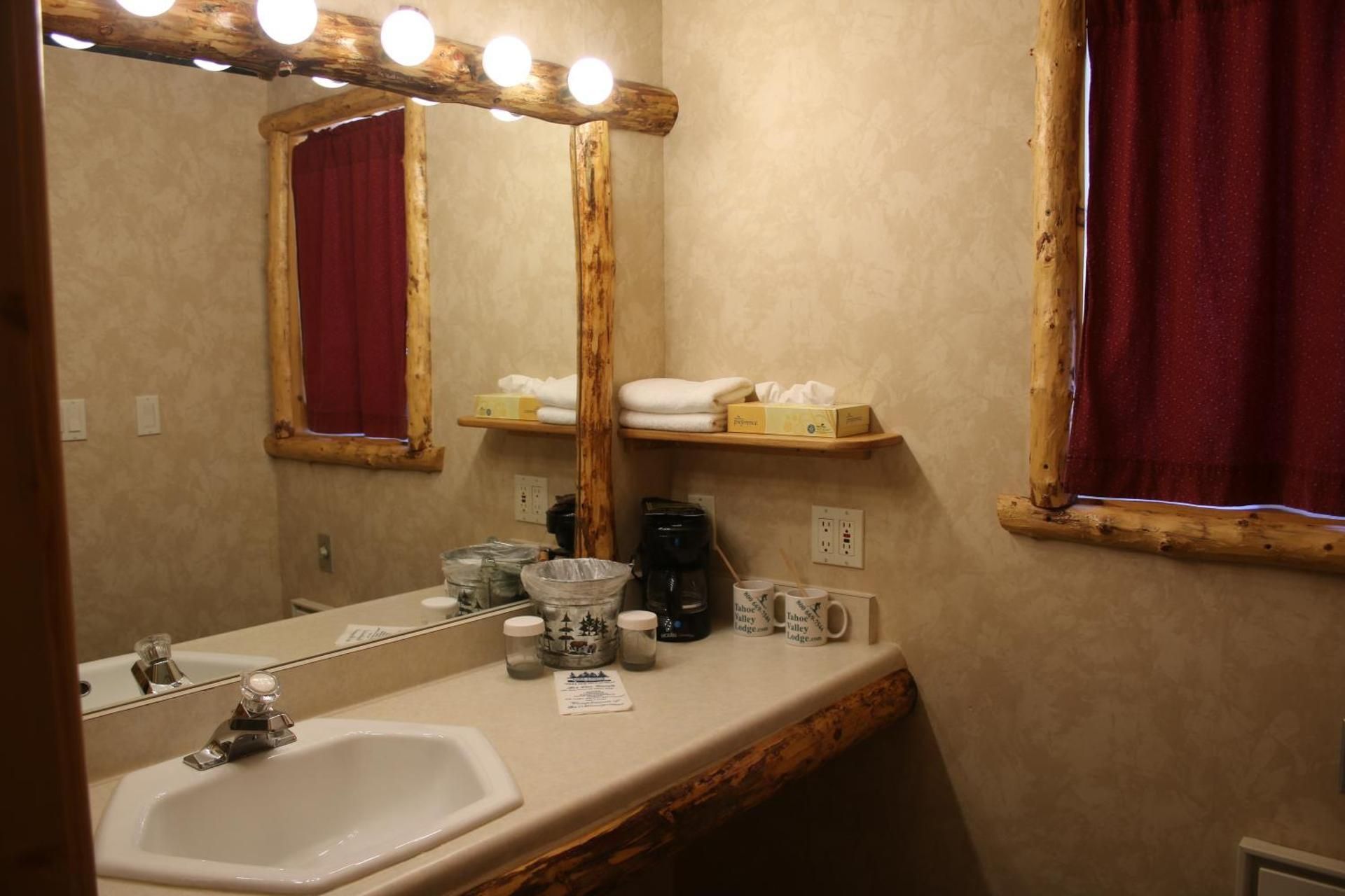 Tahoe Valley Lodge King Suite