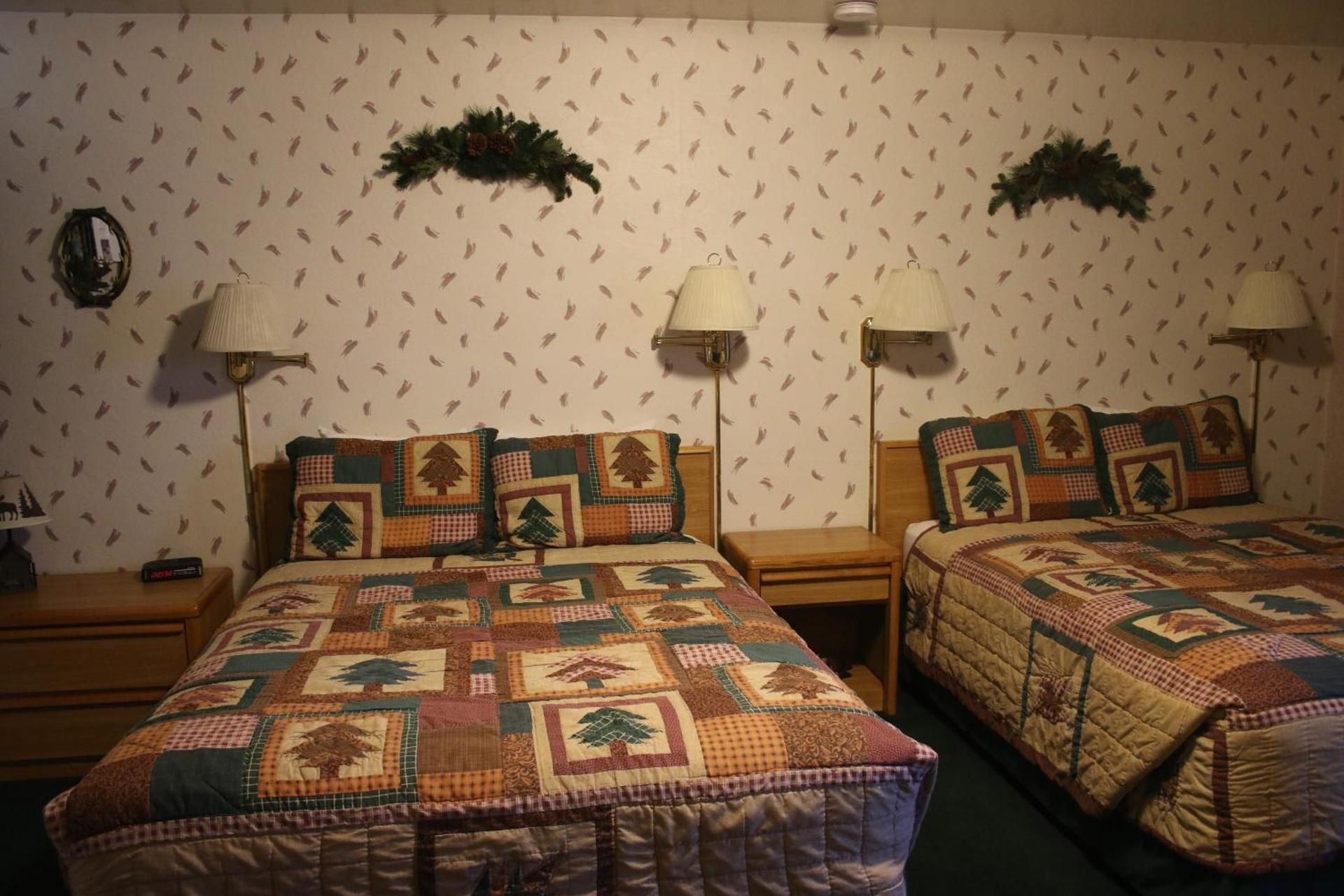 Tahoe Valley Lodge Queen Room with Two Queen Beds 2