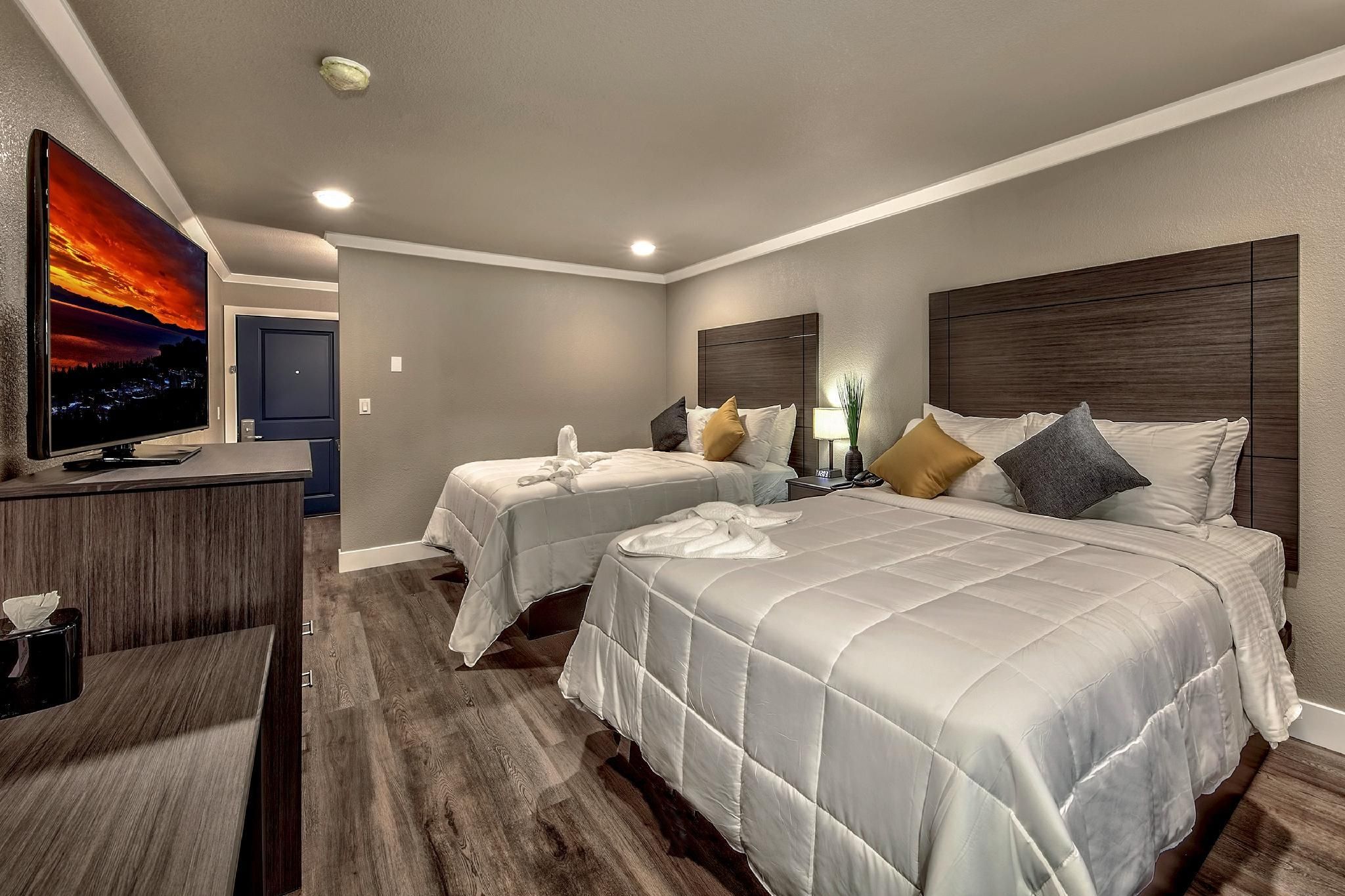 Superior Queen Room with Two Queen Bed