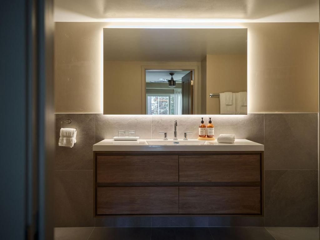 Black Bear Lodge Deluxe Suite 2