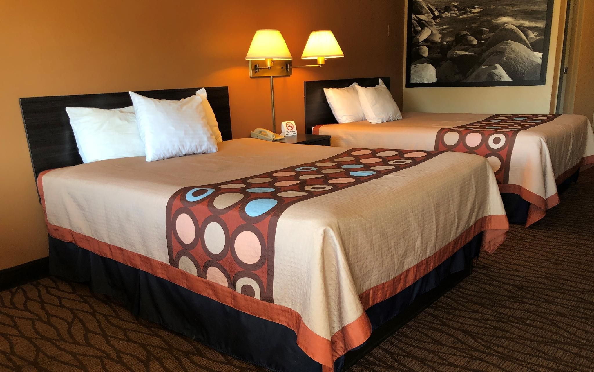 2 Queen with Balcony And View