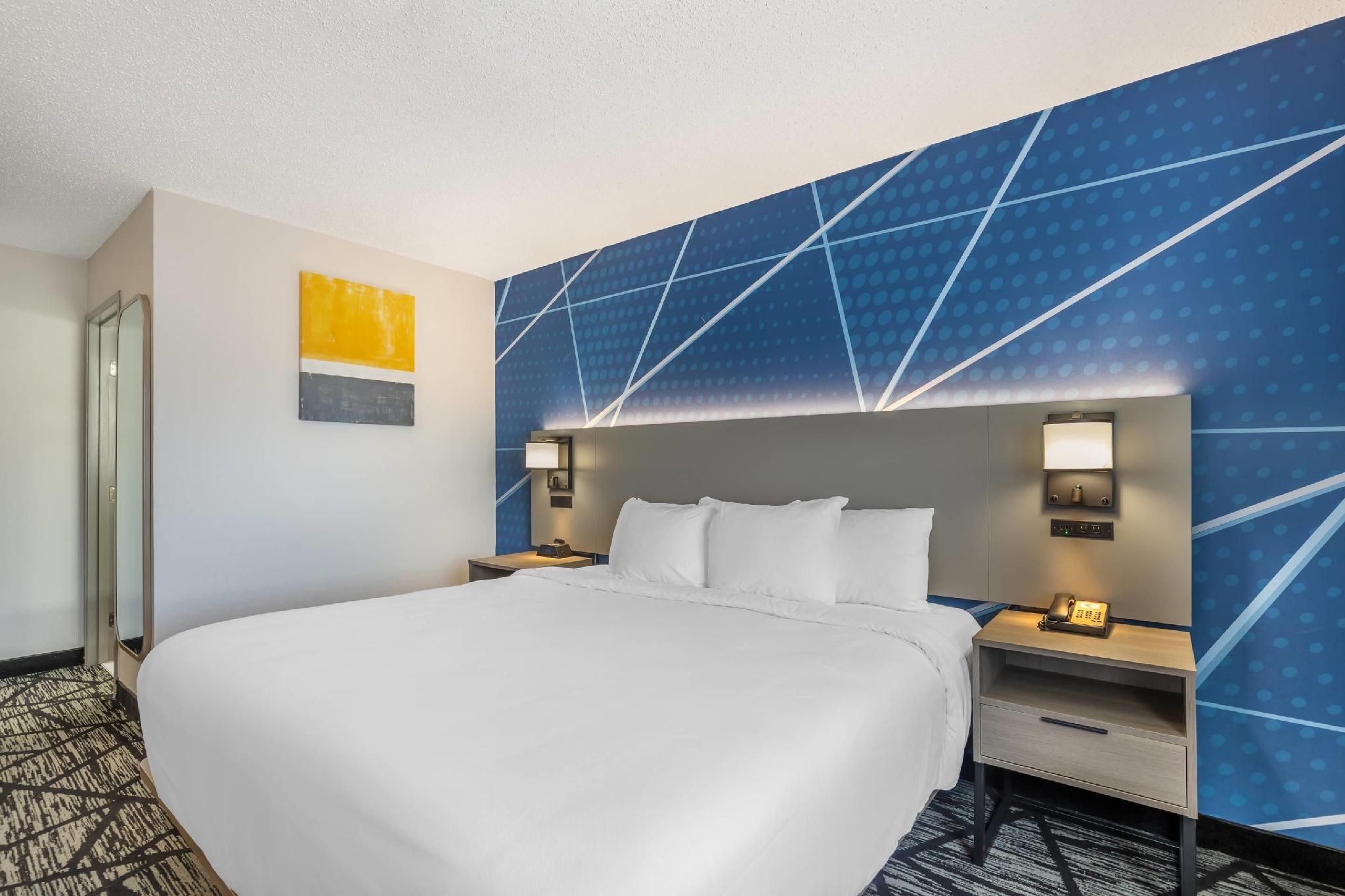 Comfort Inn Davenport East - Bettendorf 1 King Bed, Nonsmoking 2