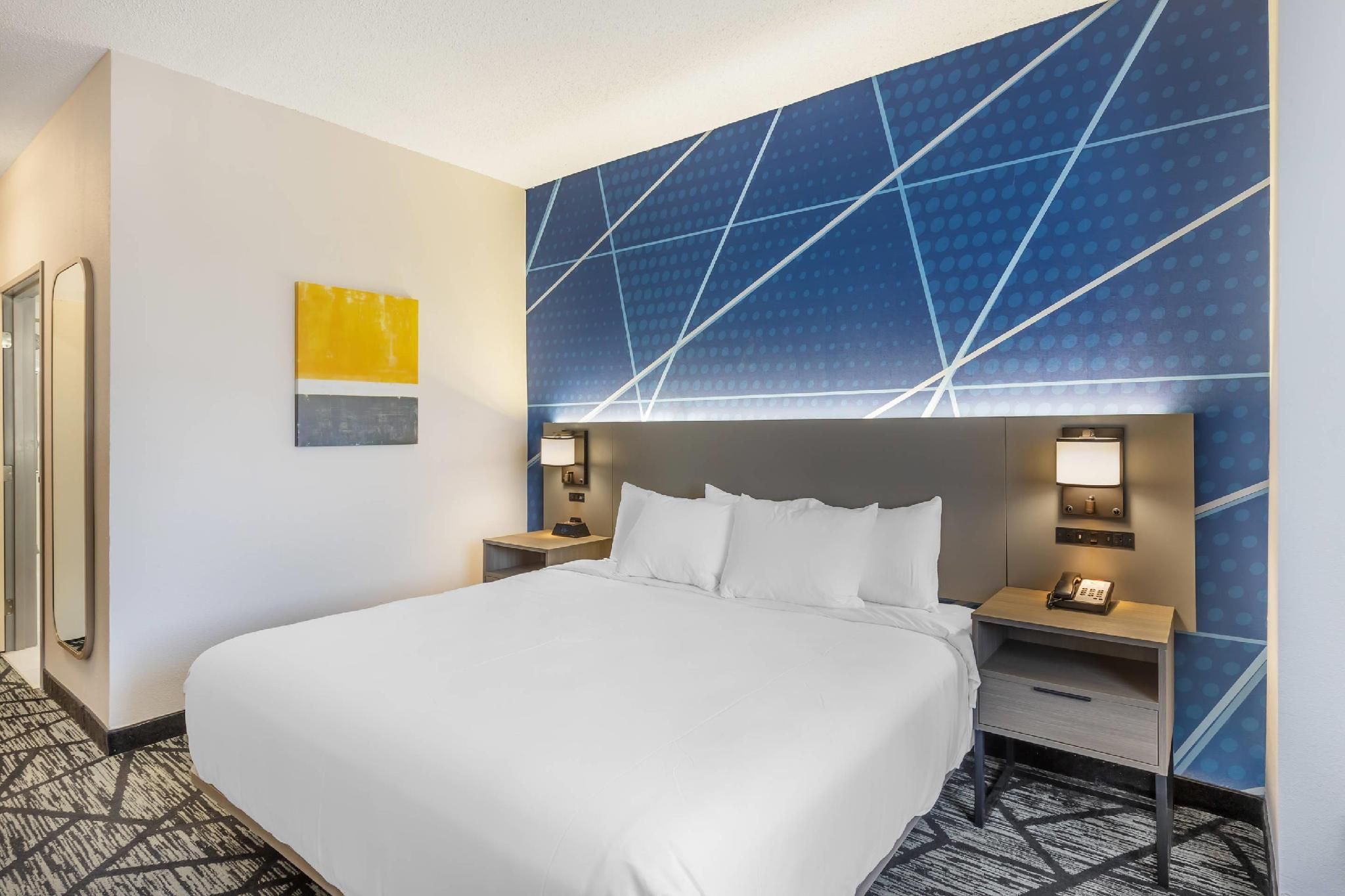 Comfort Inn Davenport East - Bettendorf 1 King Bed, Nonsmoking, Accessible 2