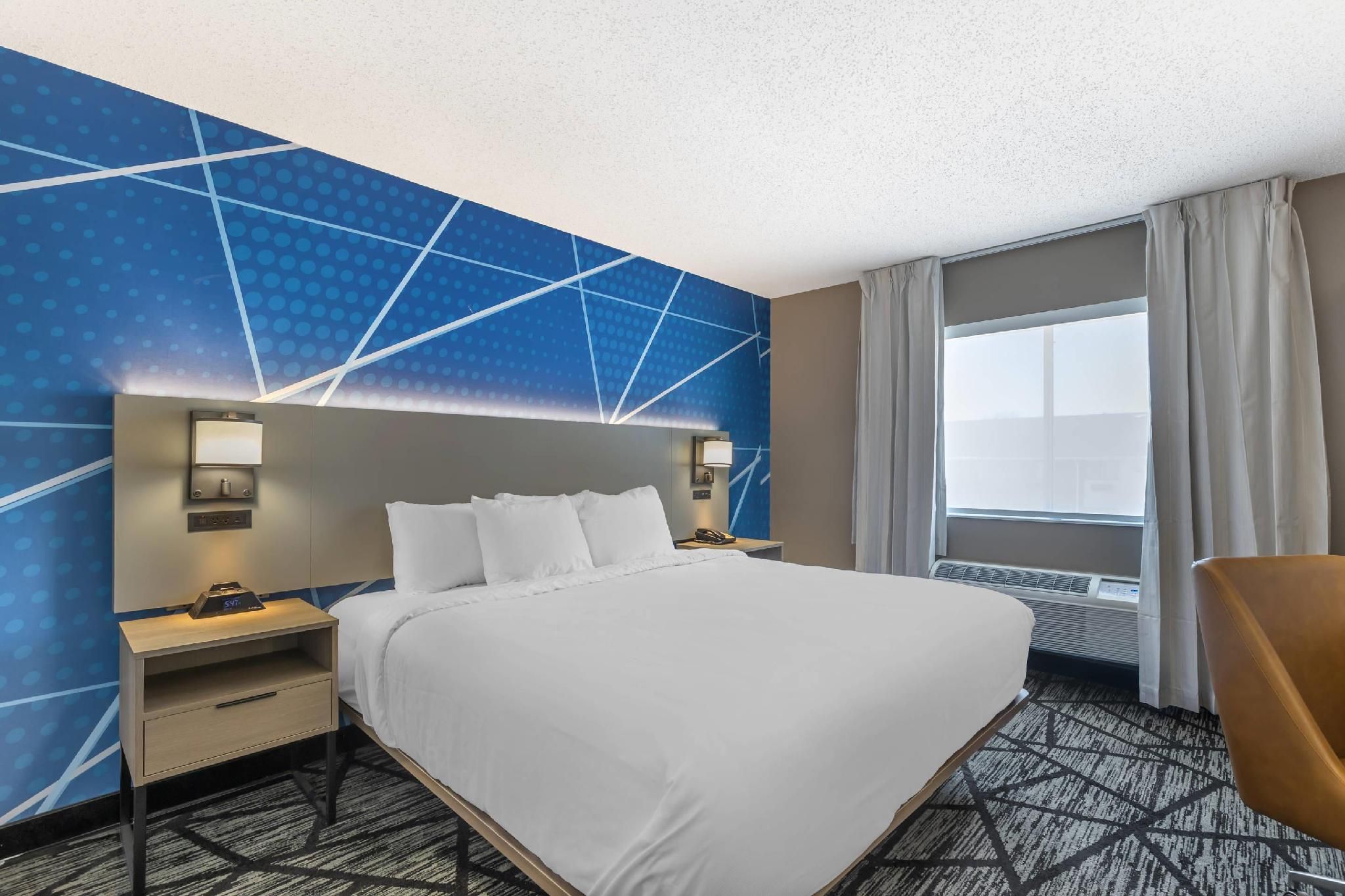 Comfort Inn Davenport East - Bettendorf 1 King Bed, Nonsmoking