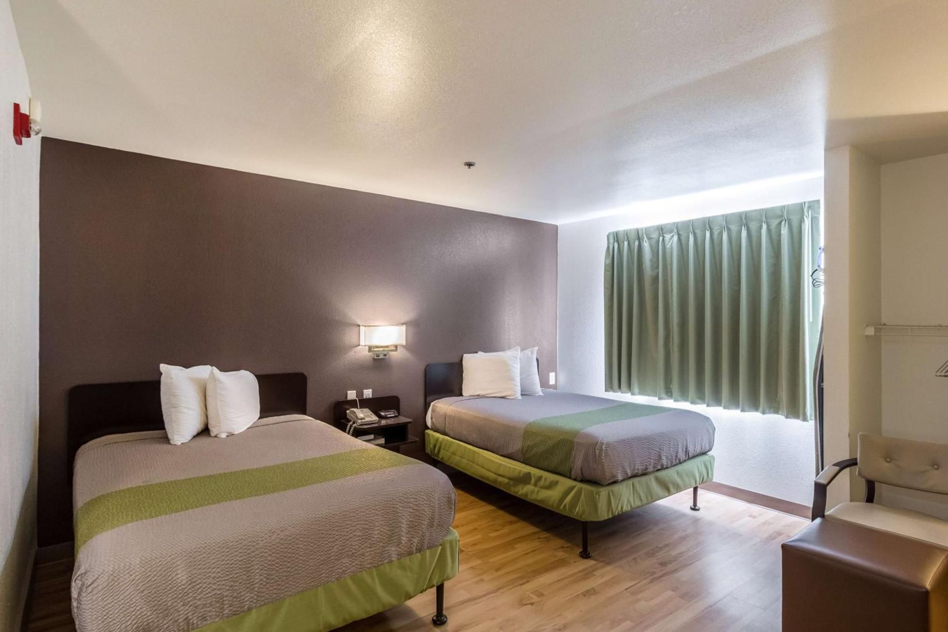 Quadruple Room - Disability Access - Smoking