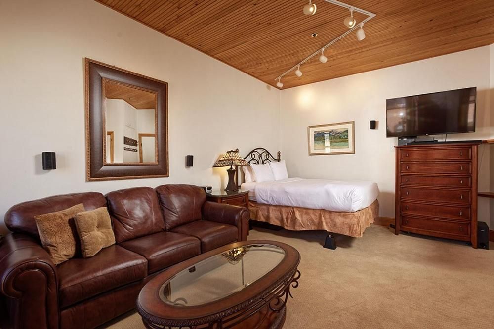 One-Bedroom Suite