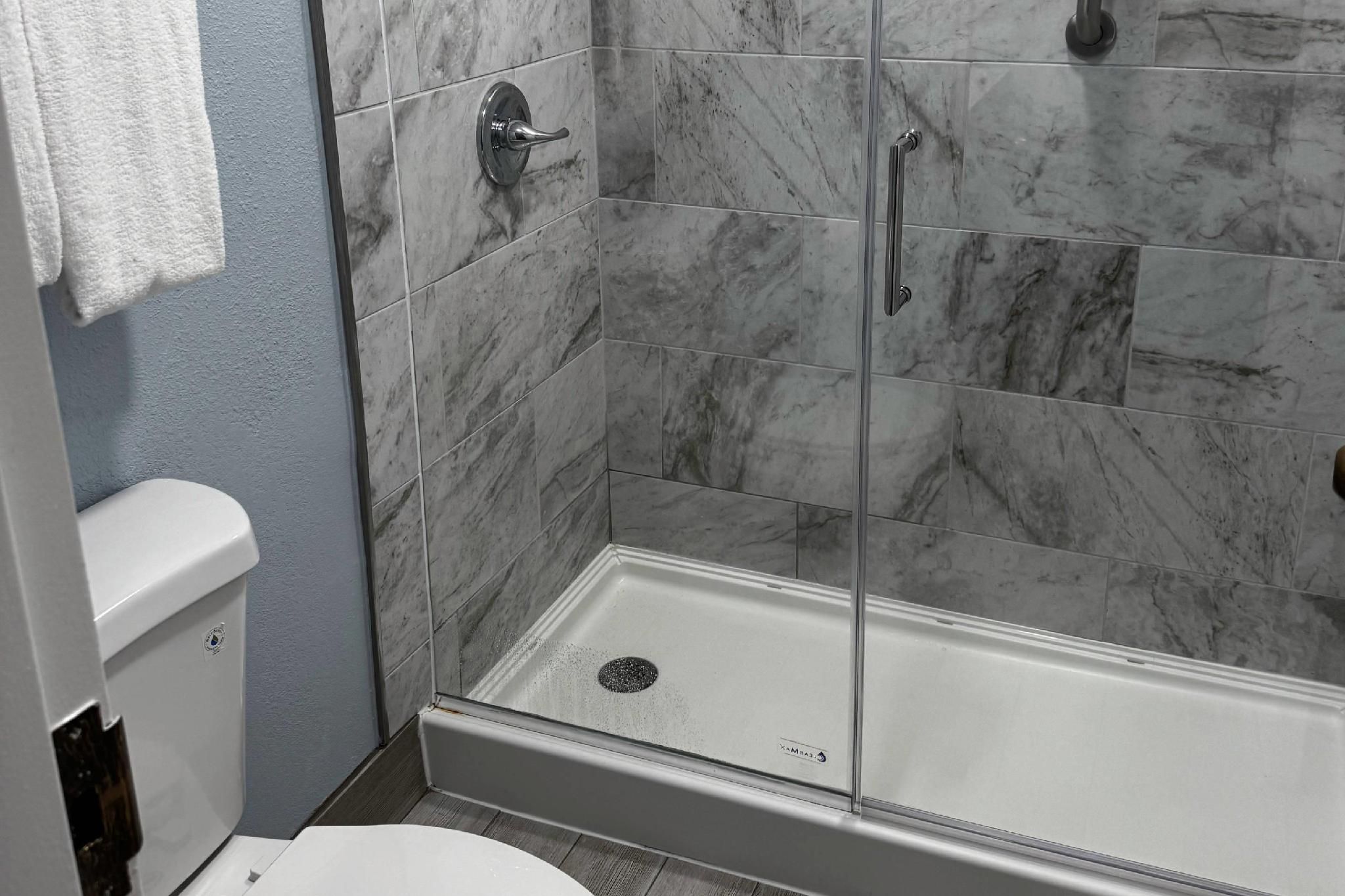 2 Double Beds, Efficiency, Nonsmoking