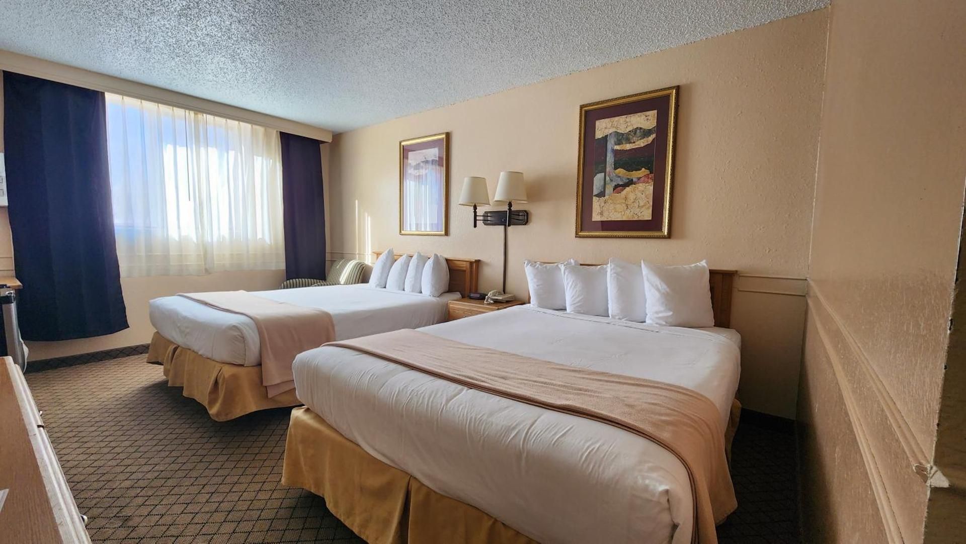 2 Queen Beds-Non Smoking