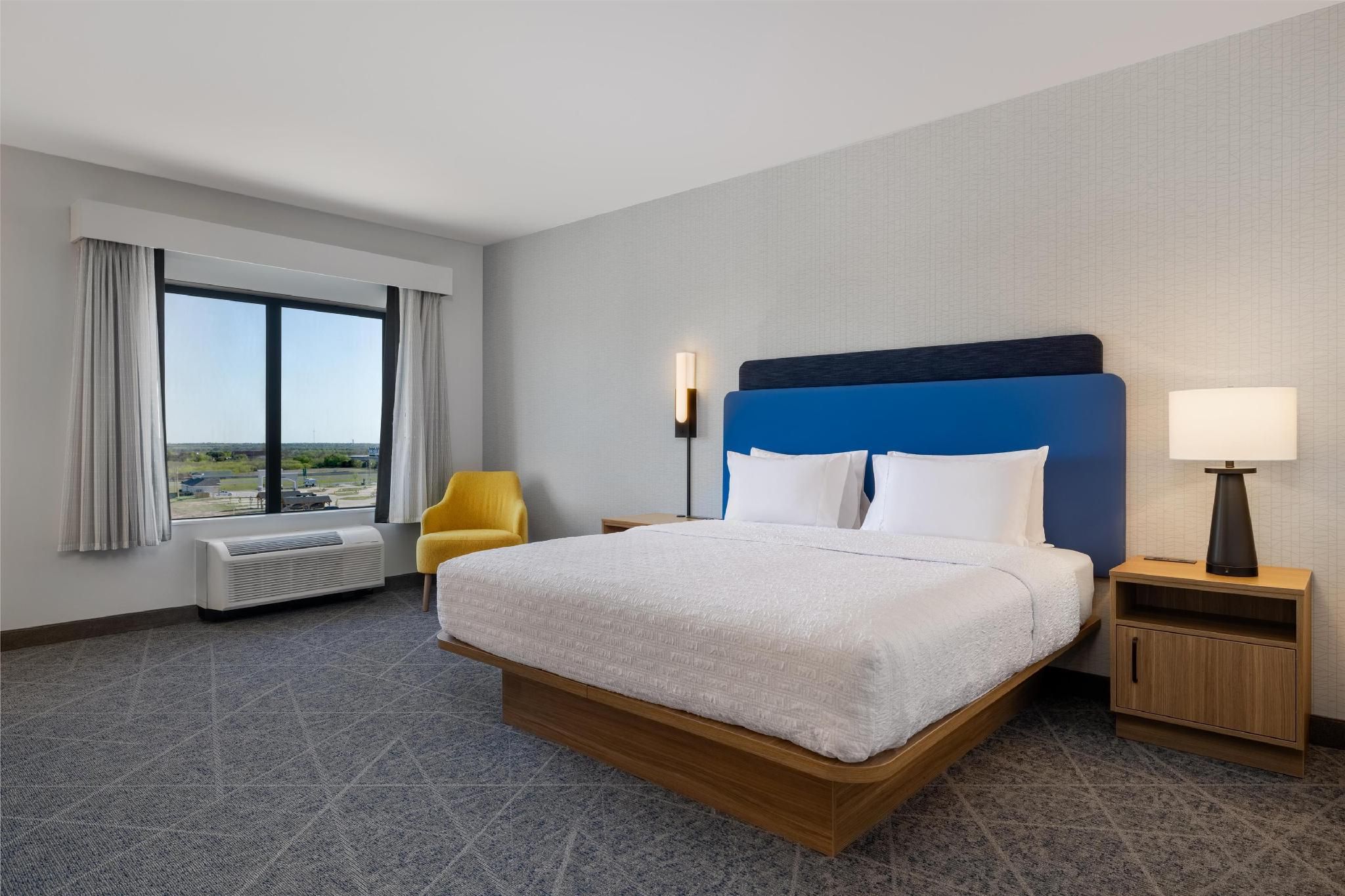 1 King Hearing Accessible