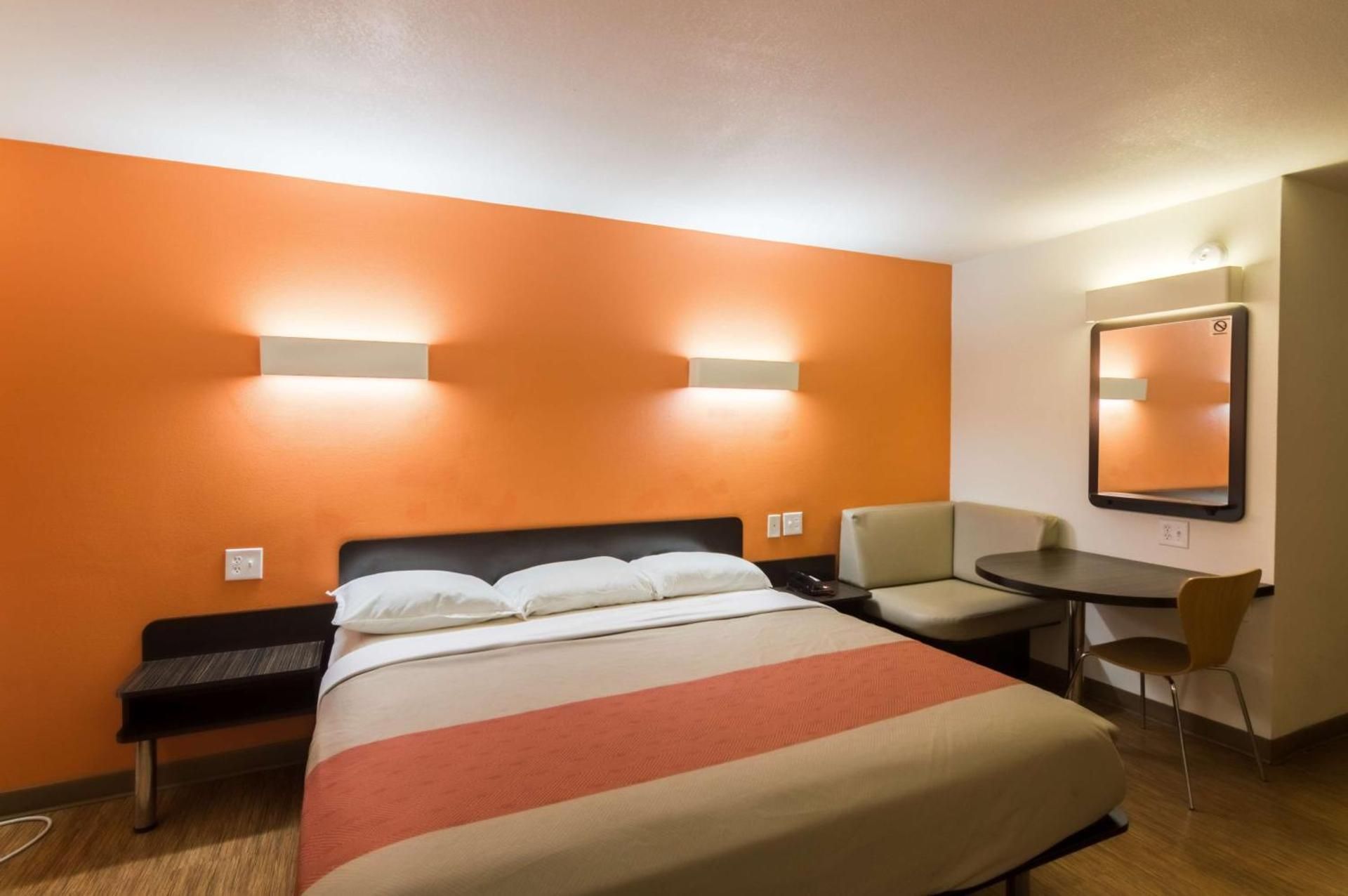 King Room - Non-Smoking