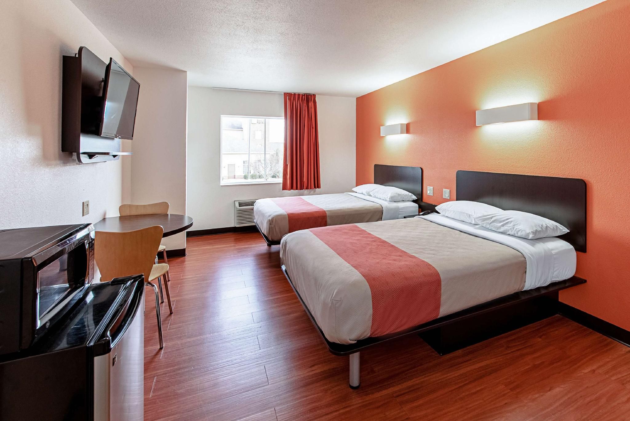 2 Full Beds | Non-Smoking, Kitchen