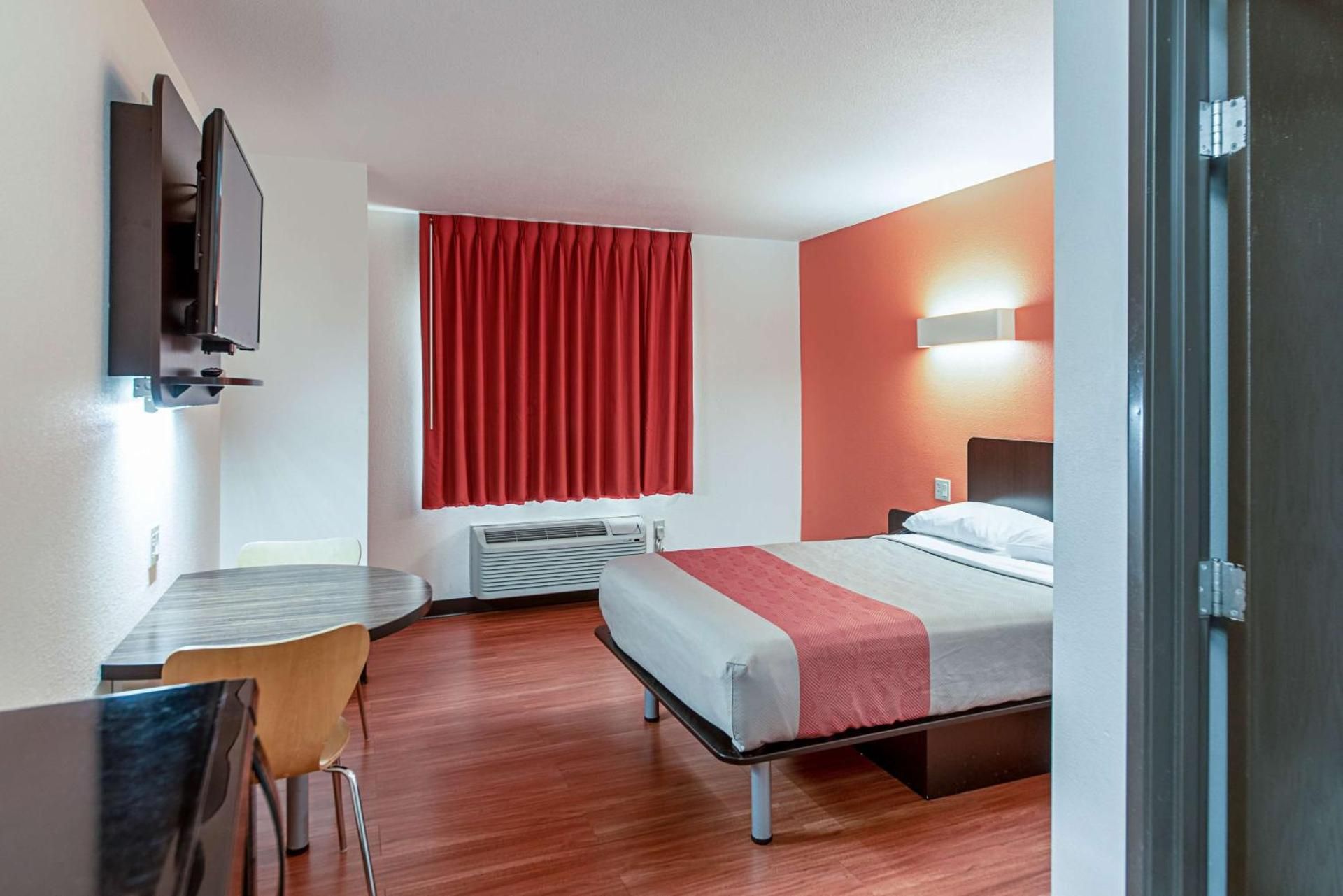 Double Room - Disability Access - Roll In Shower