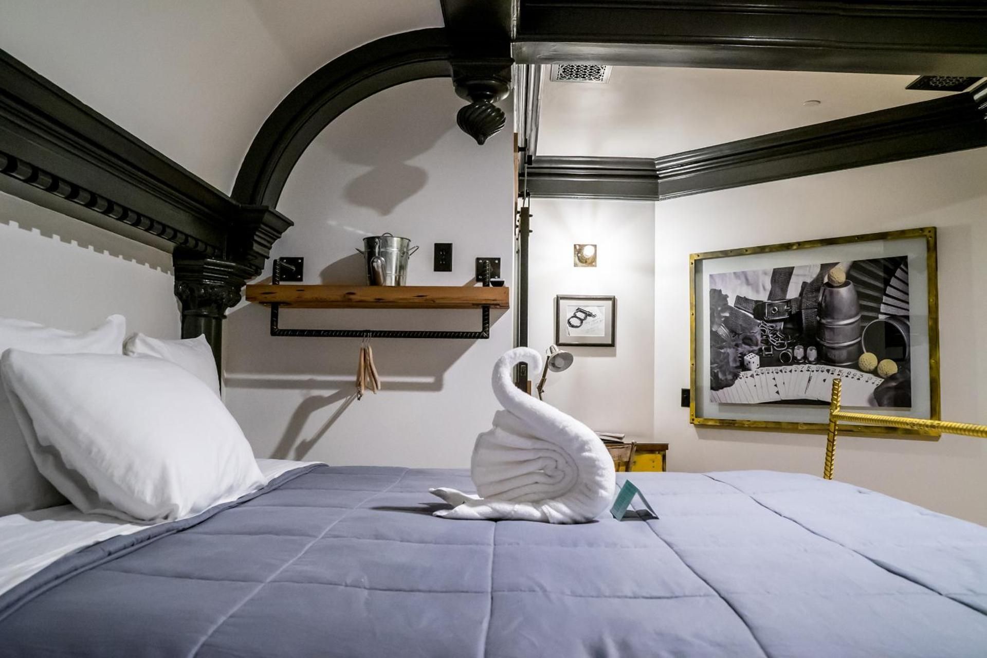 The Houdini Room (Windowless)