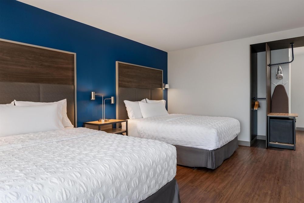 Tru By Hilton Battle Creek Room, 2 Queen Beds, Accessible, Bathtub