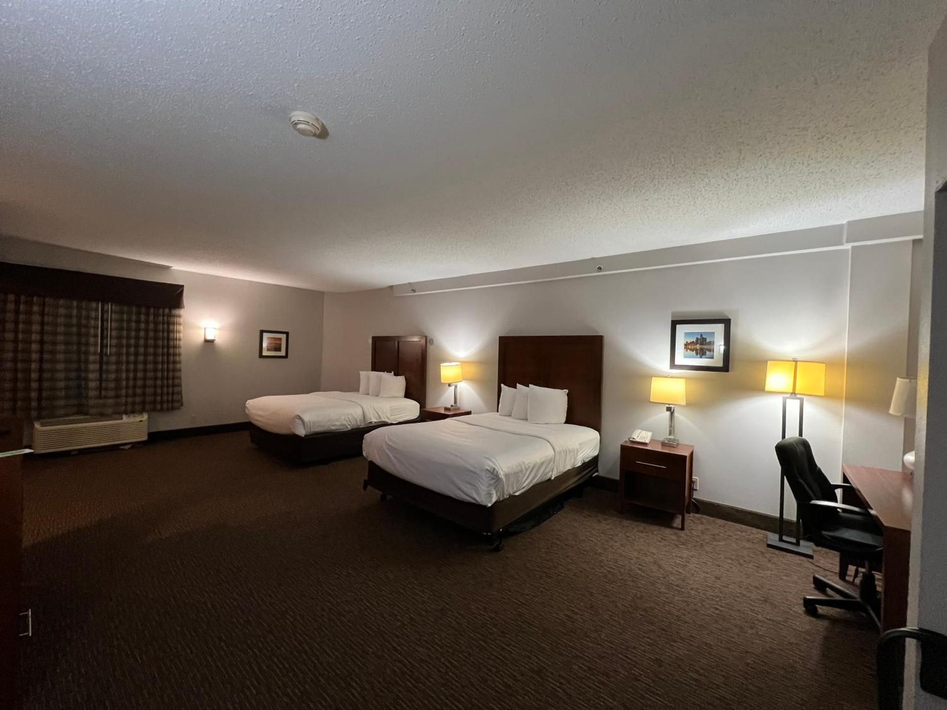 Queen Suite with Two Queen Beds - Non Smoking