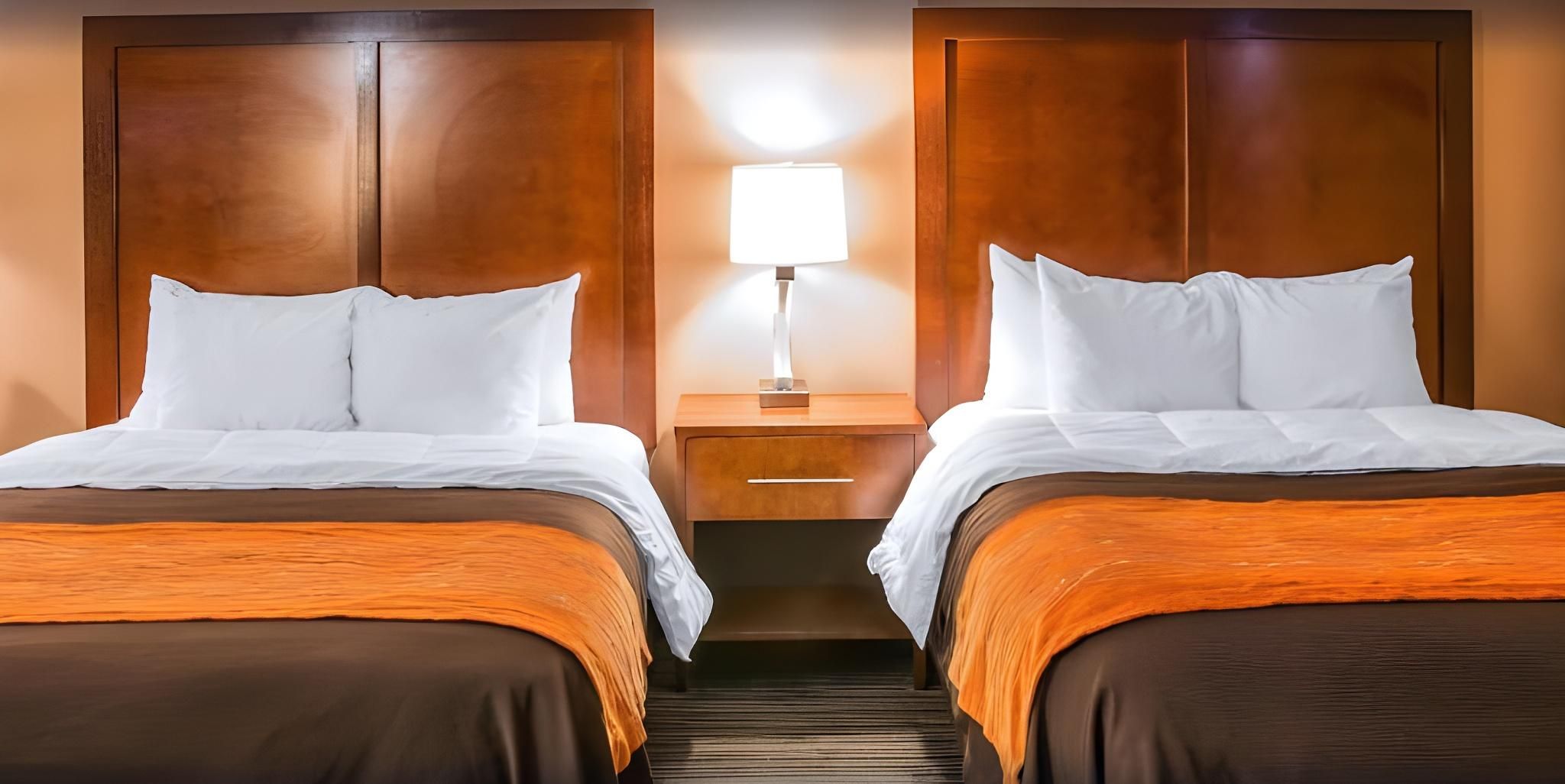 Queen Room with Two Queen Beds and Roll-In Shower - Non-Smoking