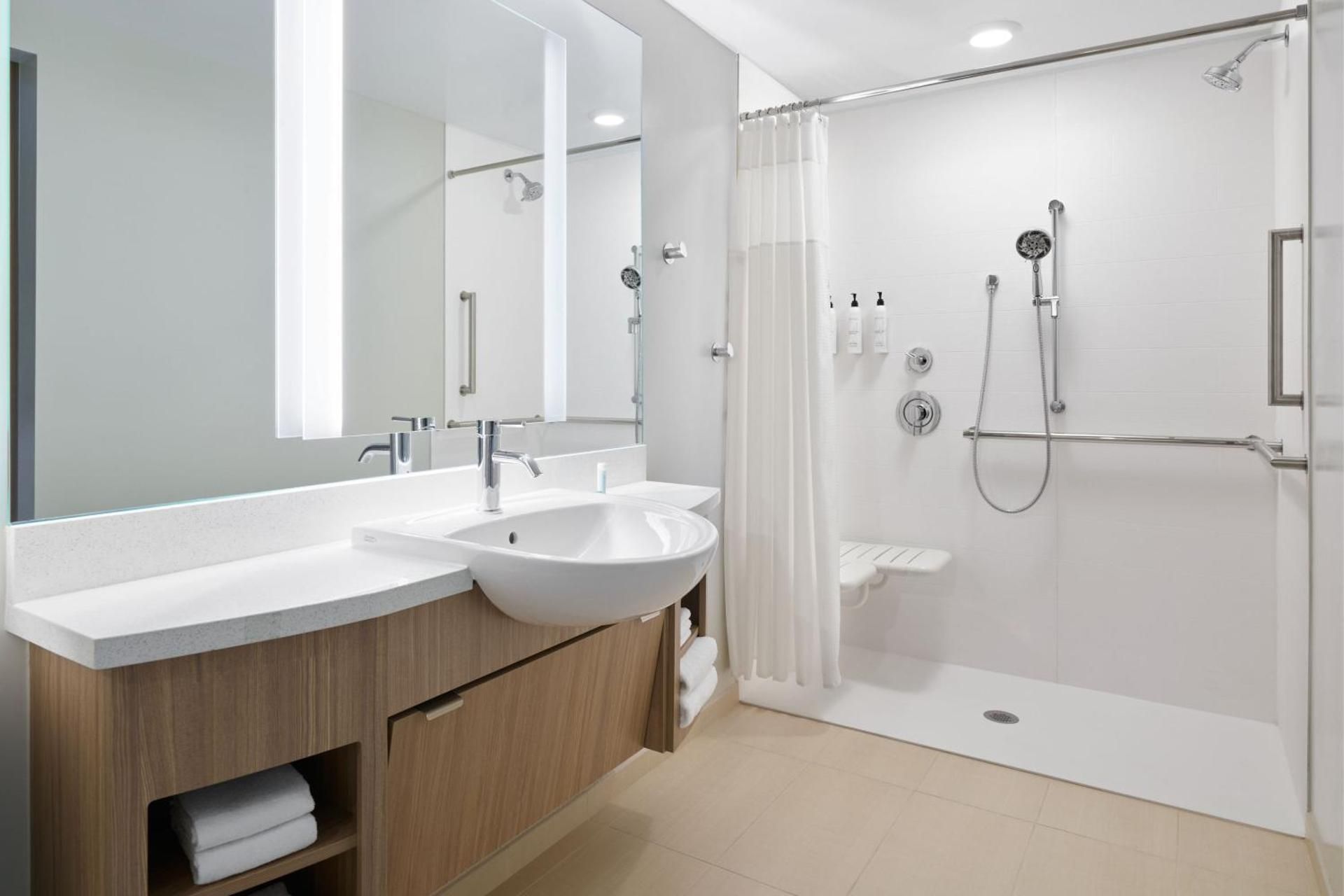 SpringHill Suites by Marriott Avon Vail Valley King Suite with Sofa Bed and Adapted Tub - Mobility Accessible 3