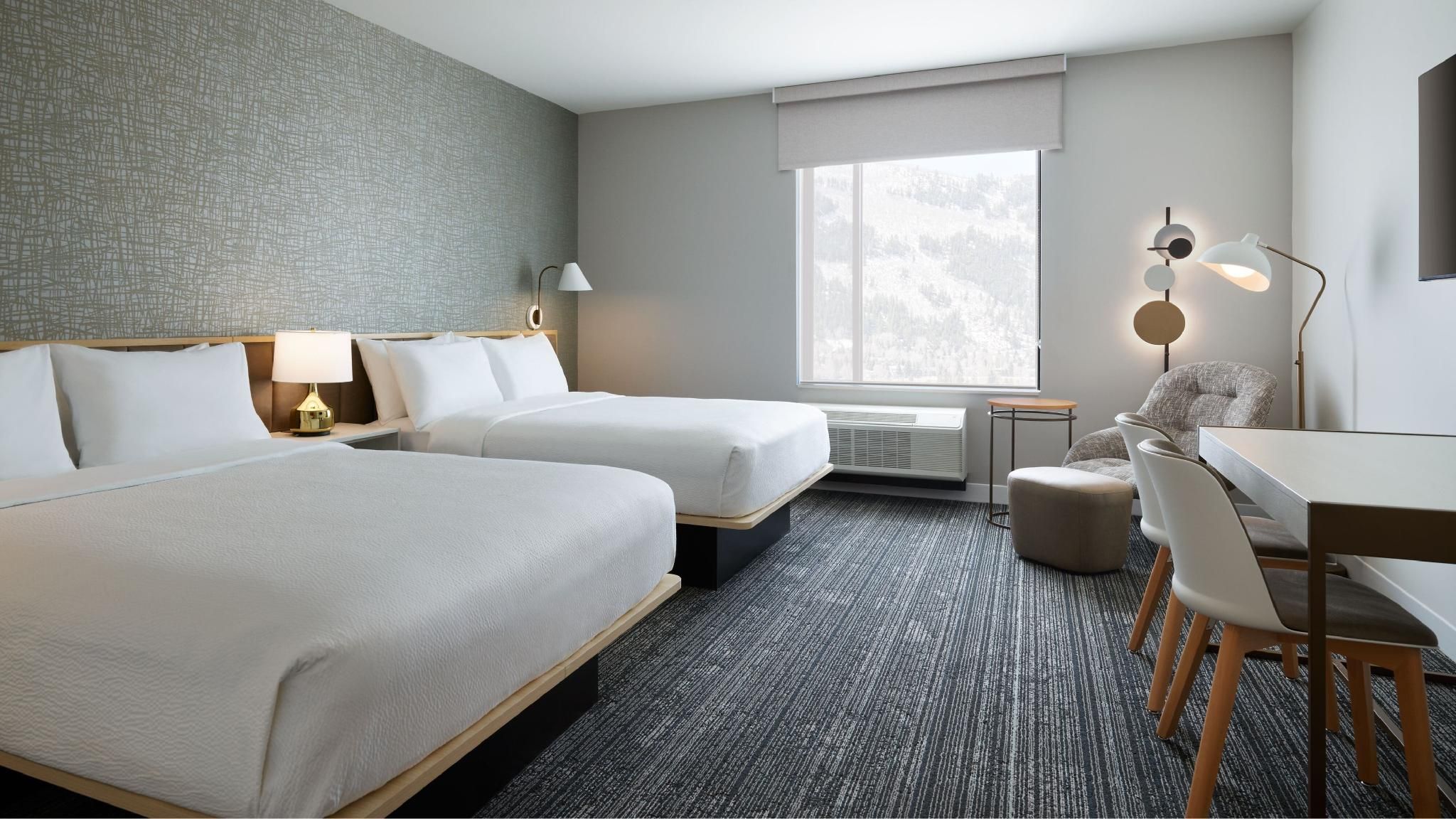 Top Floor, Studio, 2 Queen, Mountain View