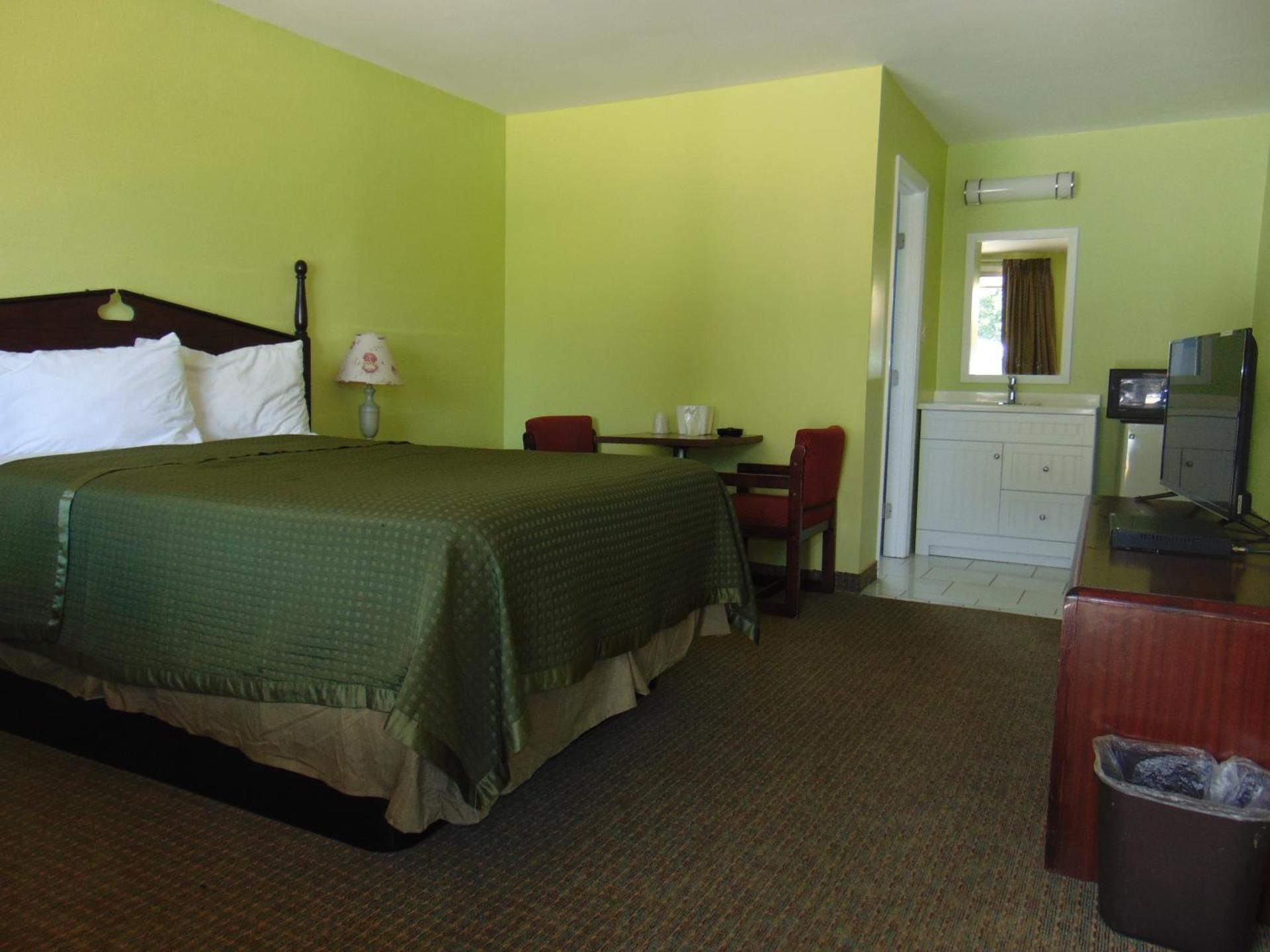 Economy Twin Room