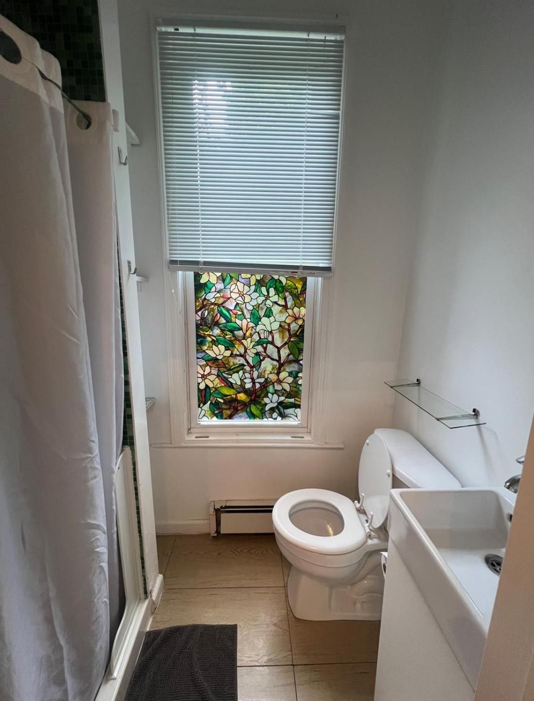 Hudson Guest House Double Room with Shared Bathroom 2