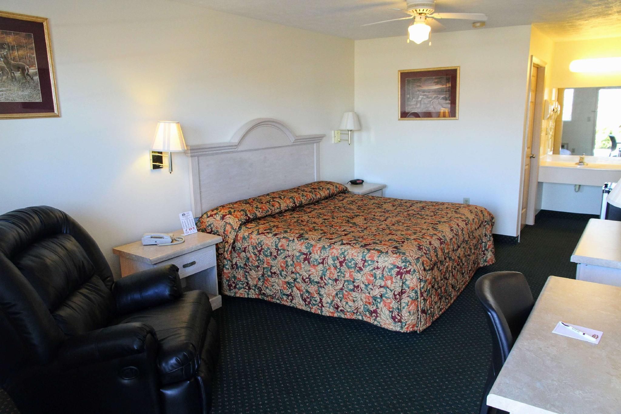 Deluxe King Bed with Jacuzzi