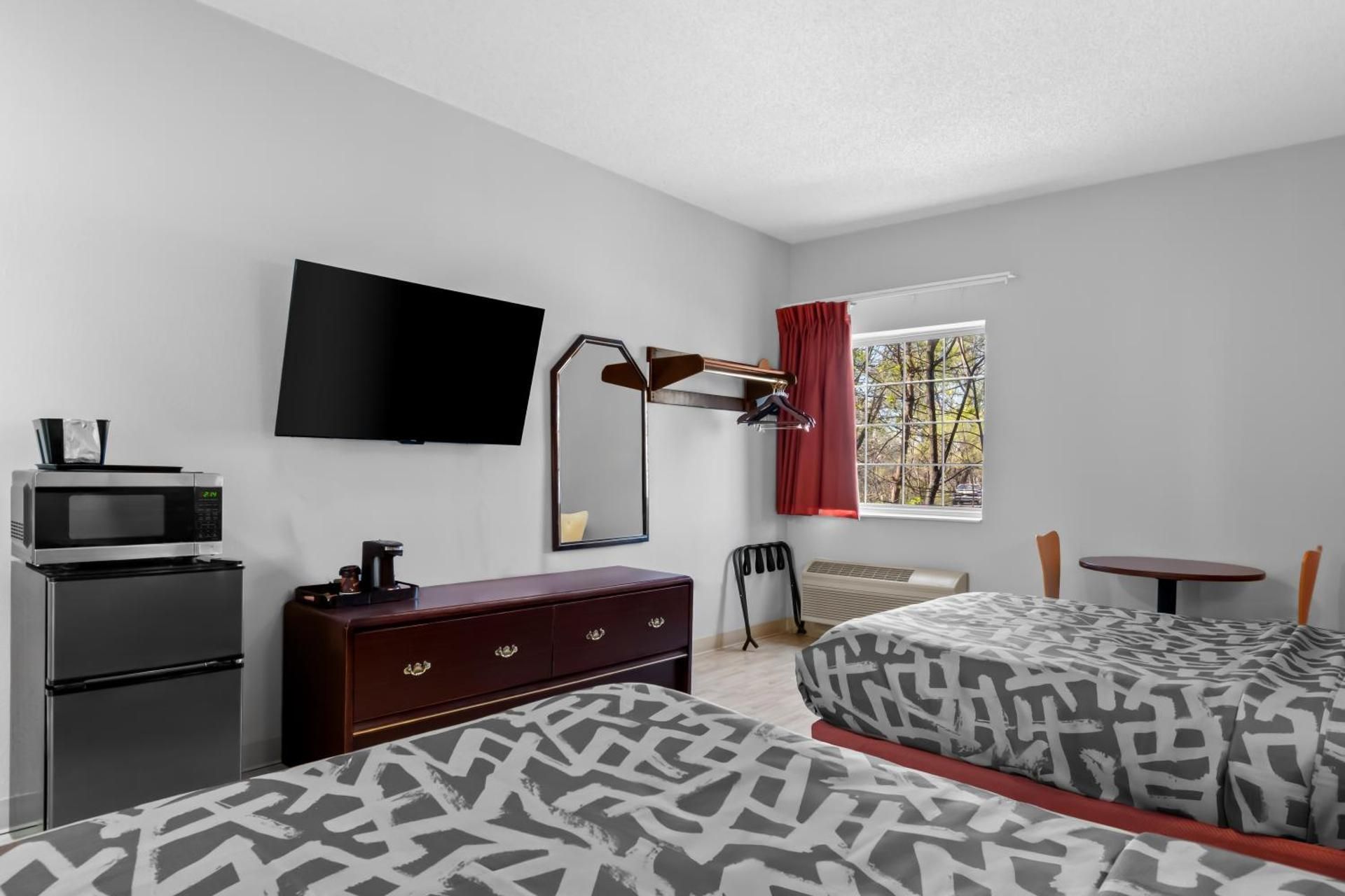 Quadruple Room - Non-Smoking