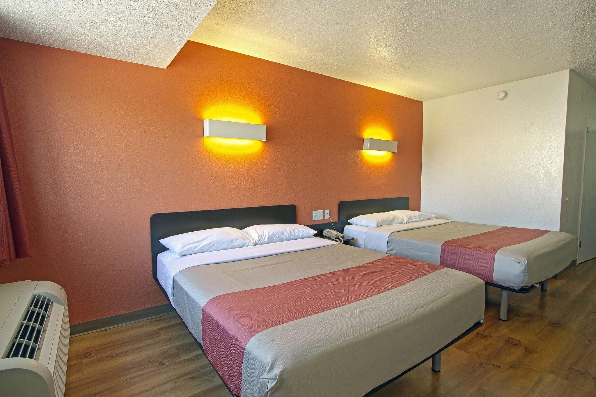 2 Full Beds | Non-Smoking