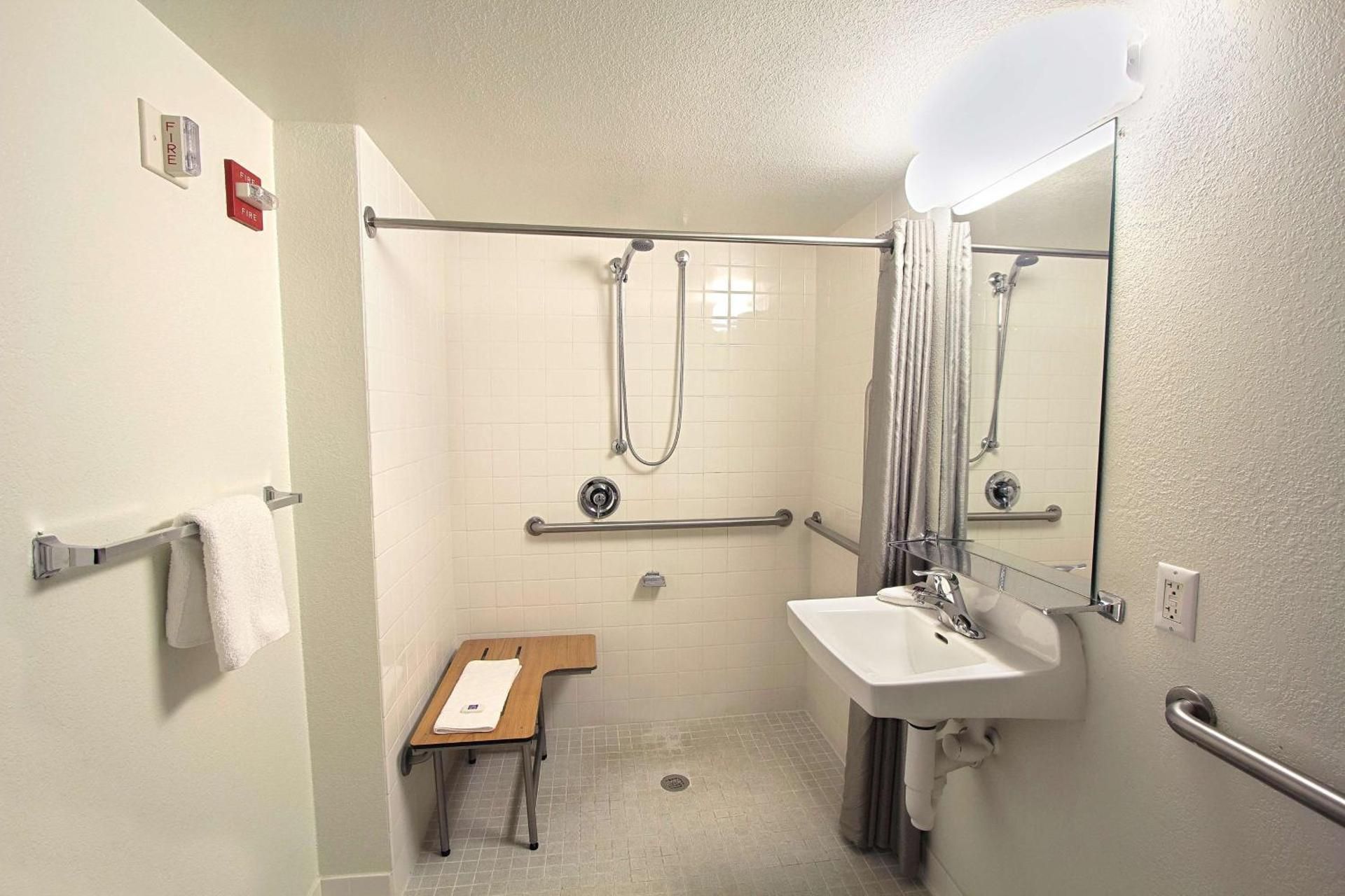 Quadruple Room - Disability Access - Roll in Shower