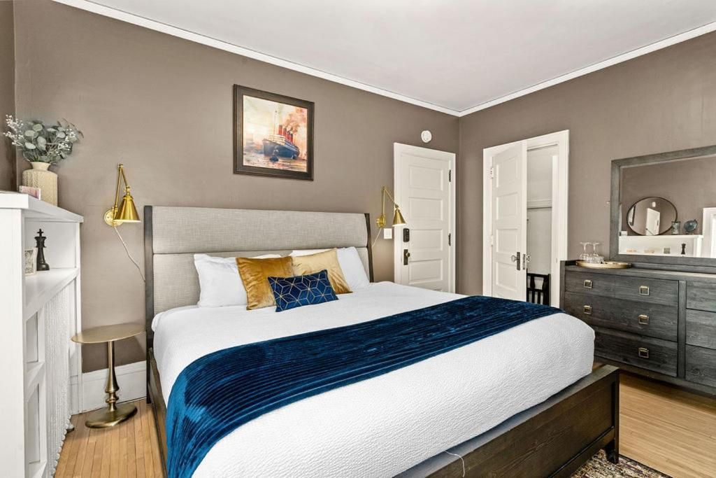 King Suite with Spa Bath