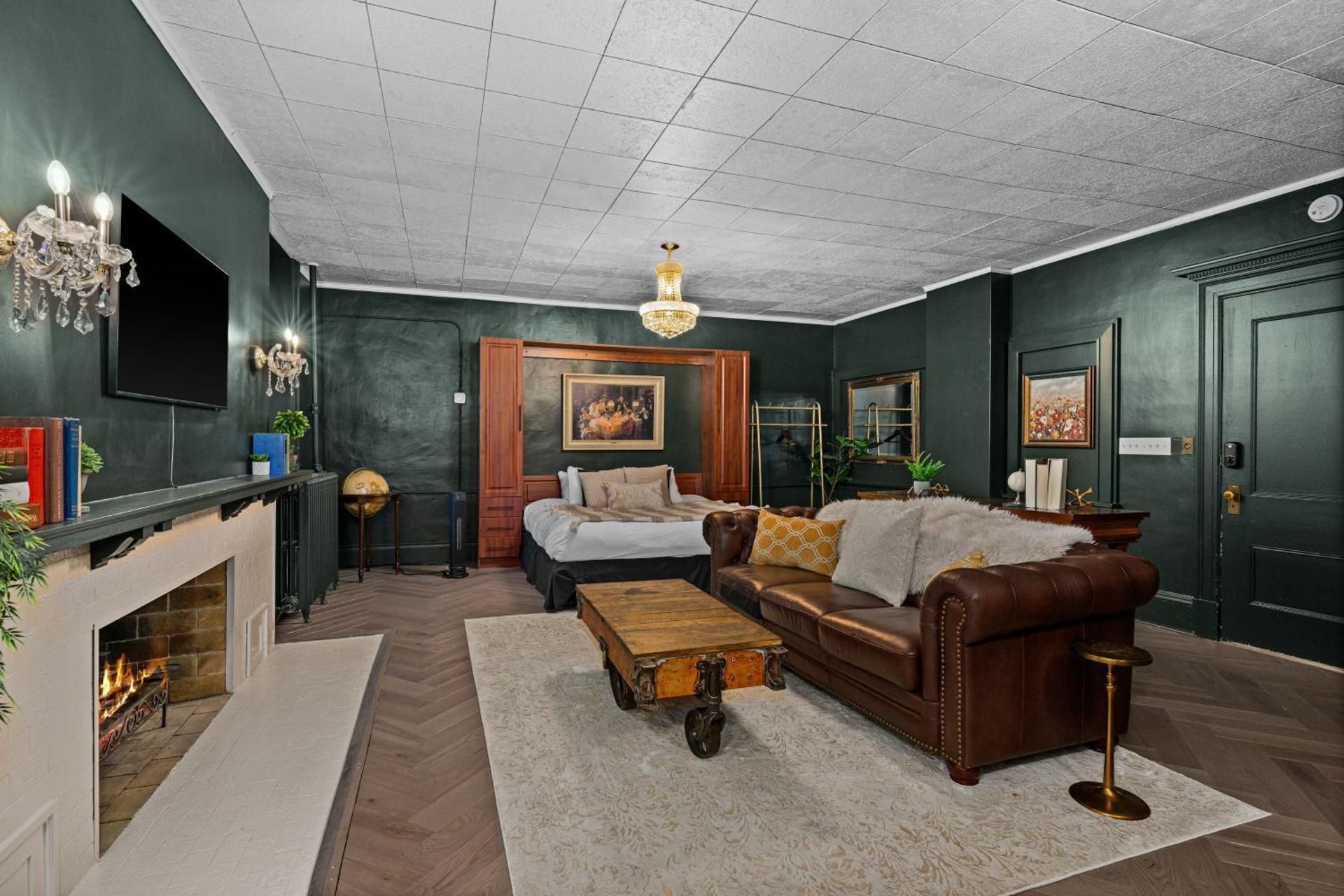Deluxe King Studio