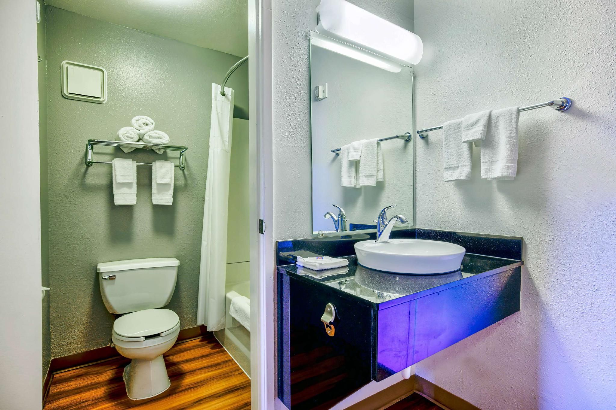 2 Full Beds Non-Smoking