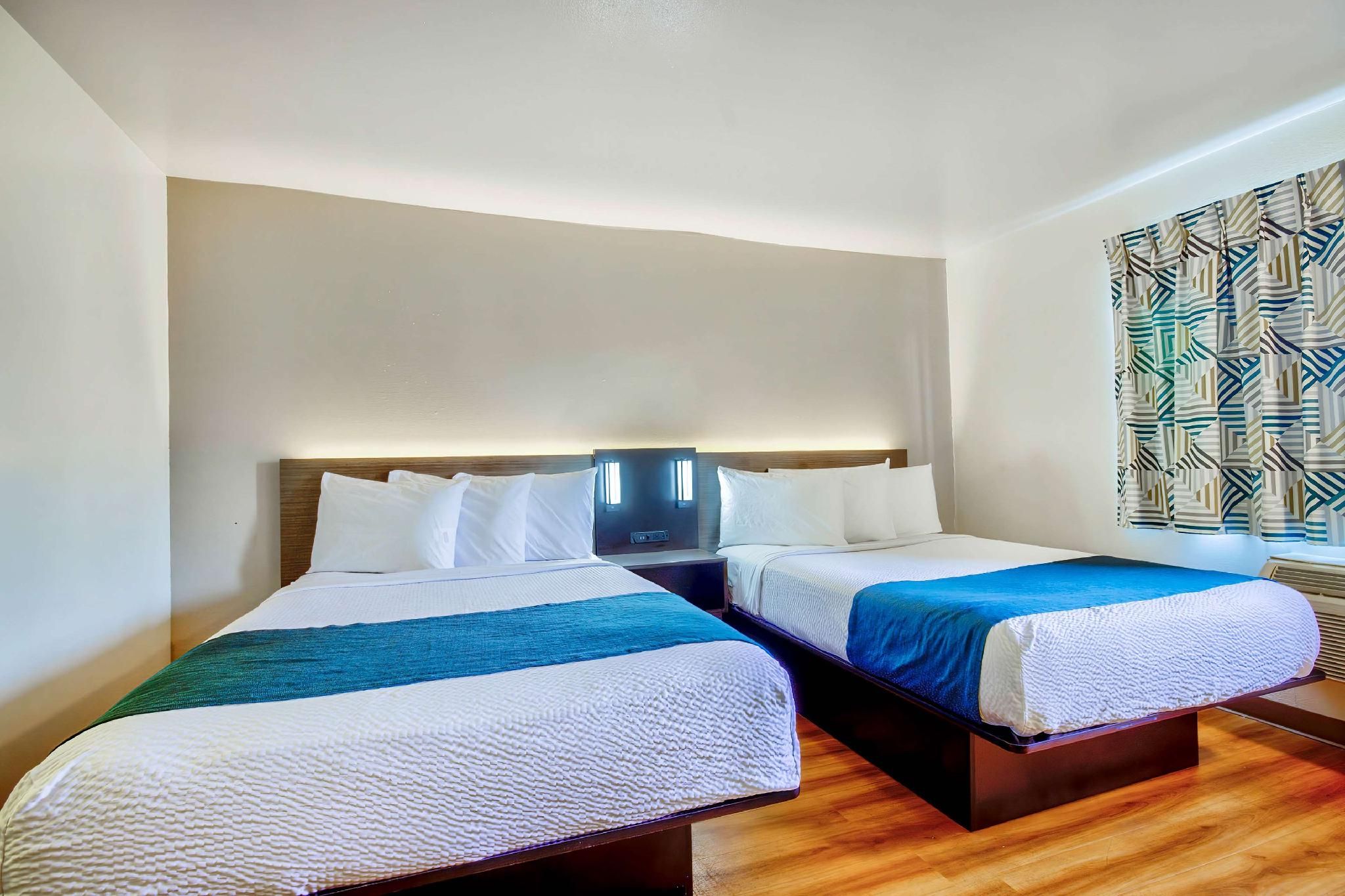 2 Full Beds Non-Smoking