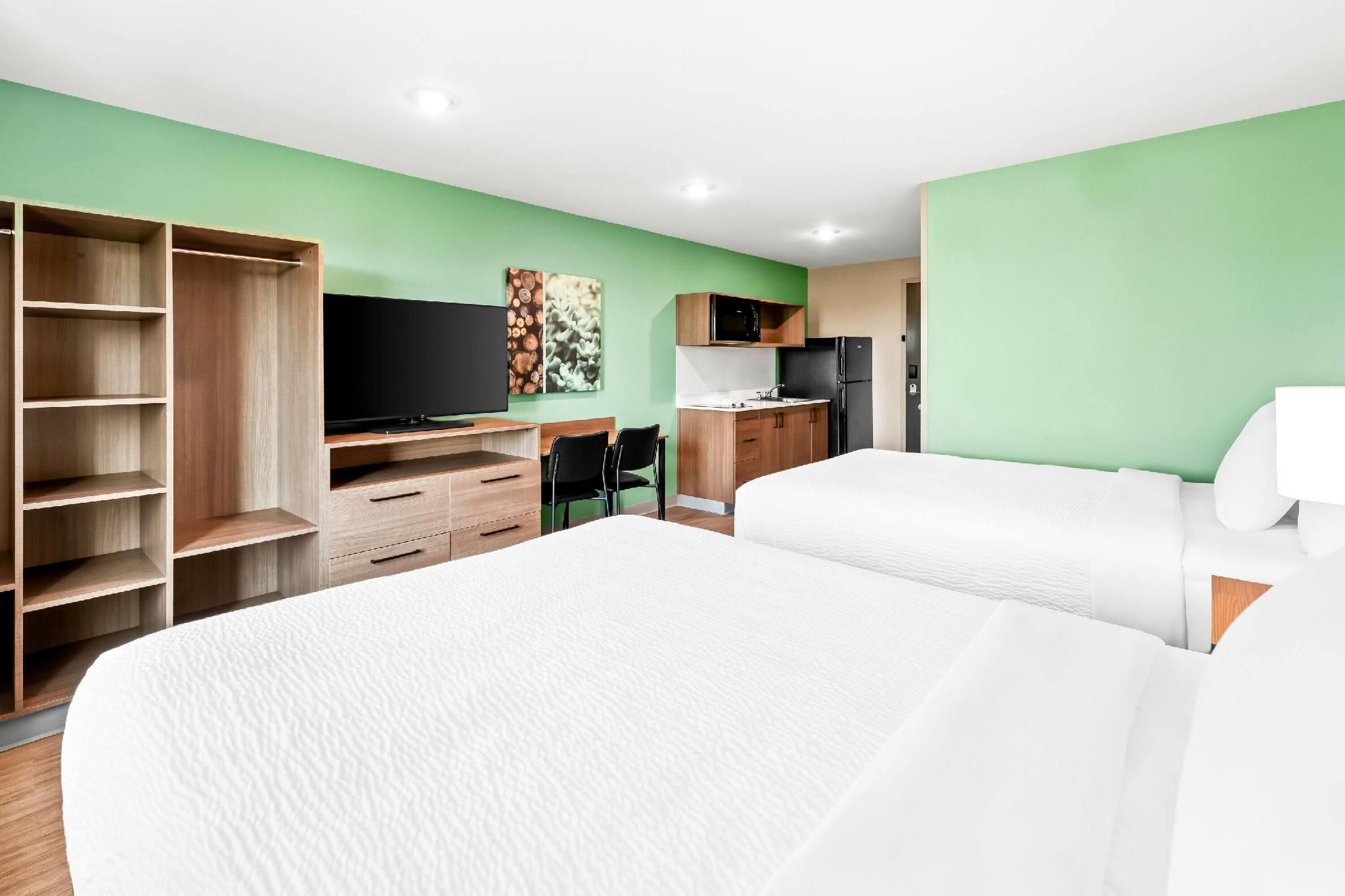 2 Queen Beds, Suite, Non-Smoking