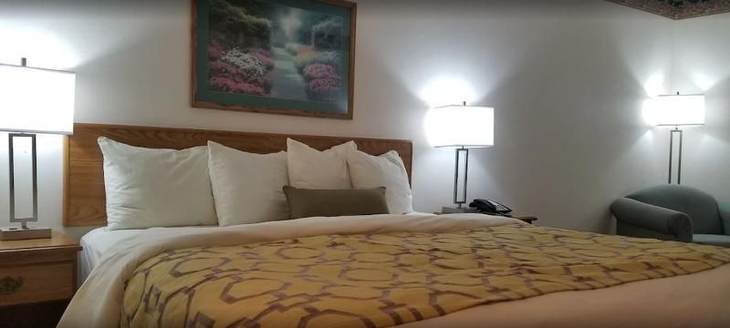 1 King Bed Accessible Room Non-Smoking