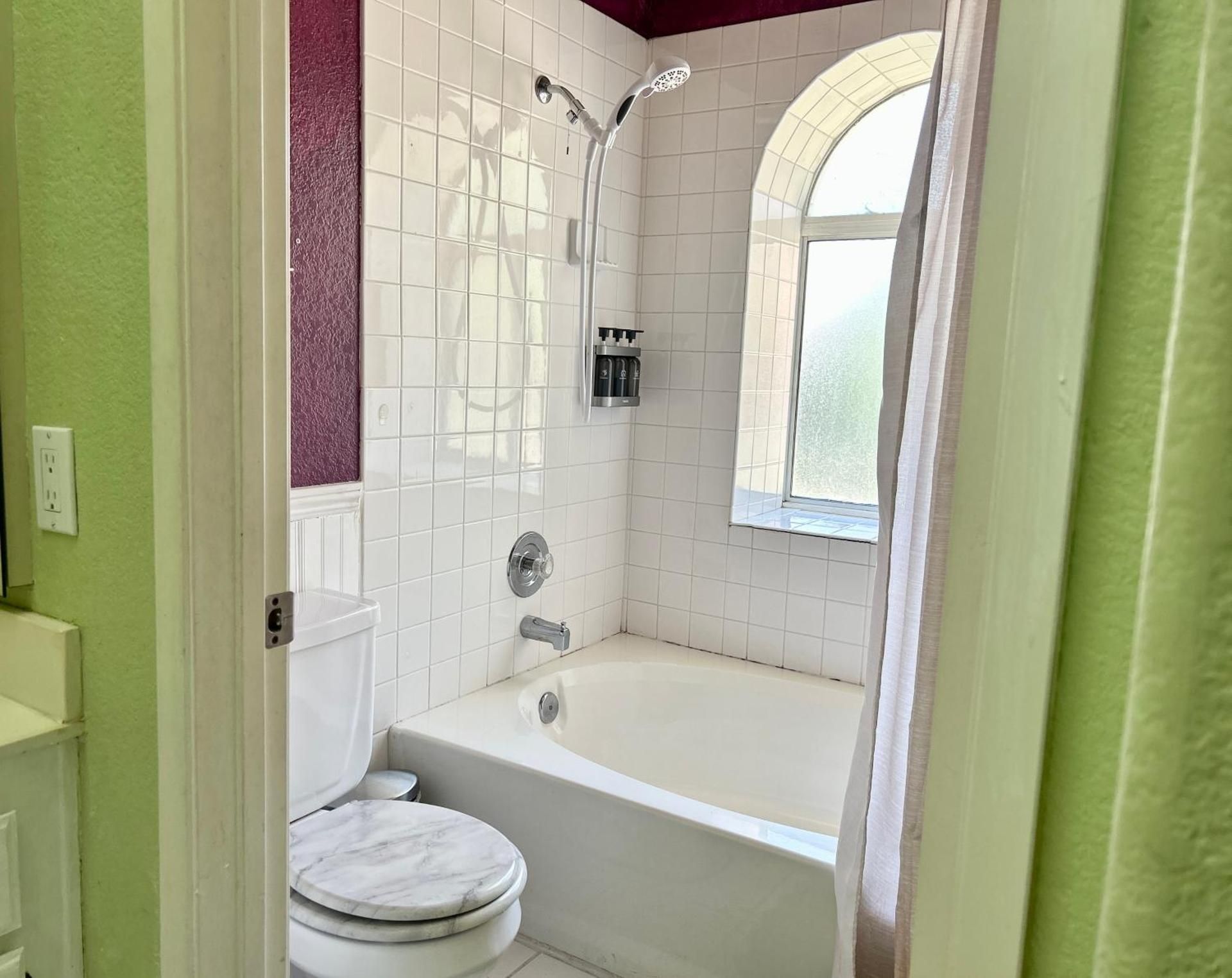 Queen Room with Garden View