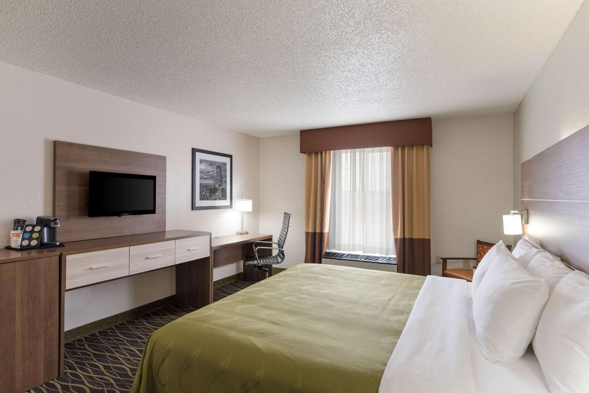 Quality Inn Near Grand Canyon Williams King Room - Accessible/Non-Smoking 2