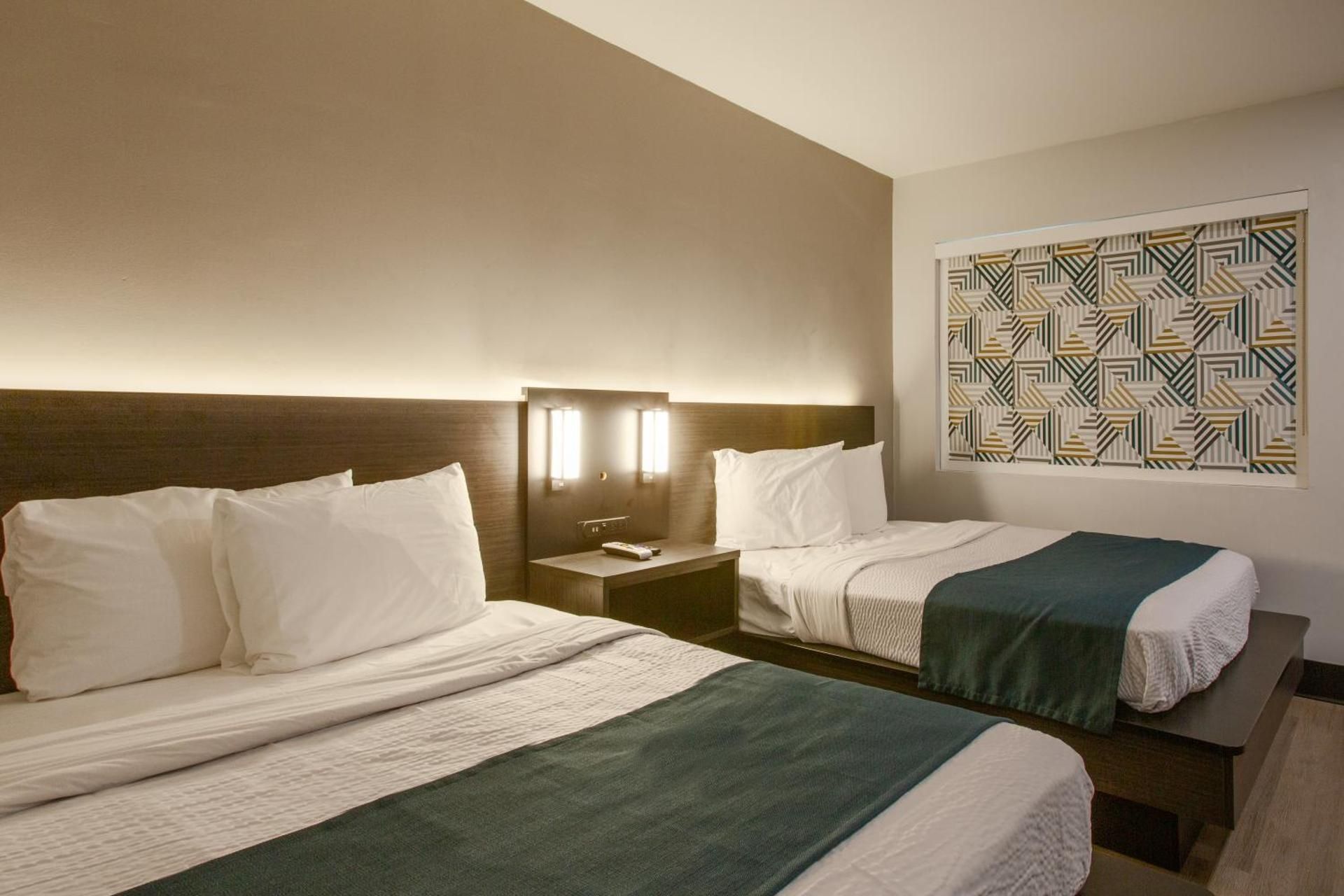 Motel 6 Williams, AZ – Downtown – Grand Canyon 2 QBs | Non-Smoking, Micfridge 3