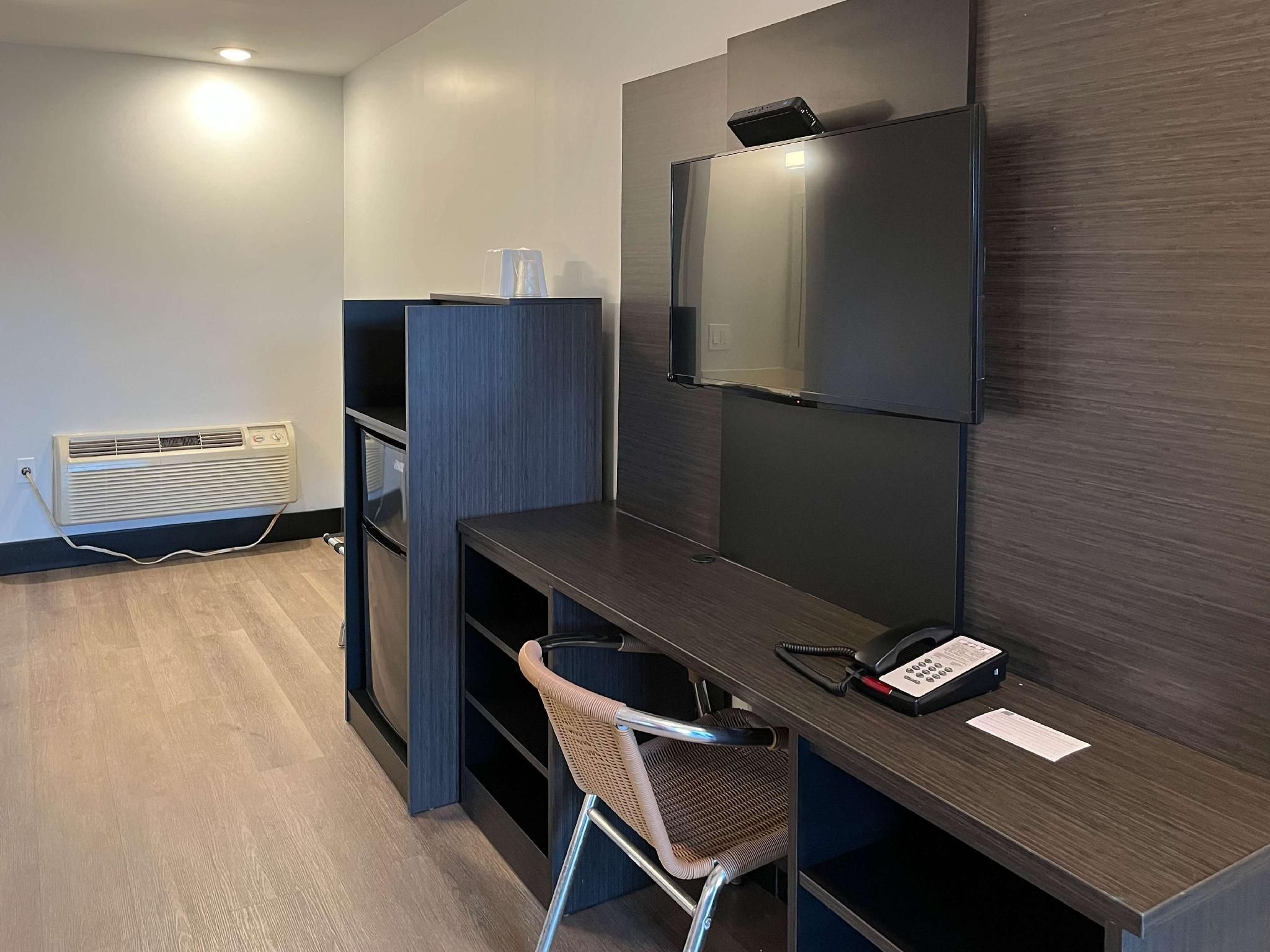 1 KB | Non-Smoking, Micfridge