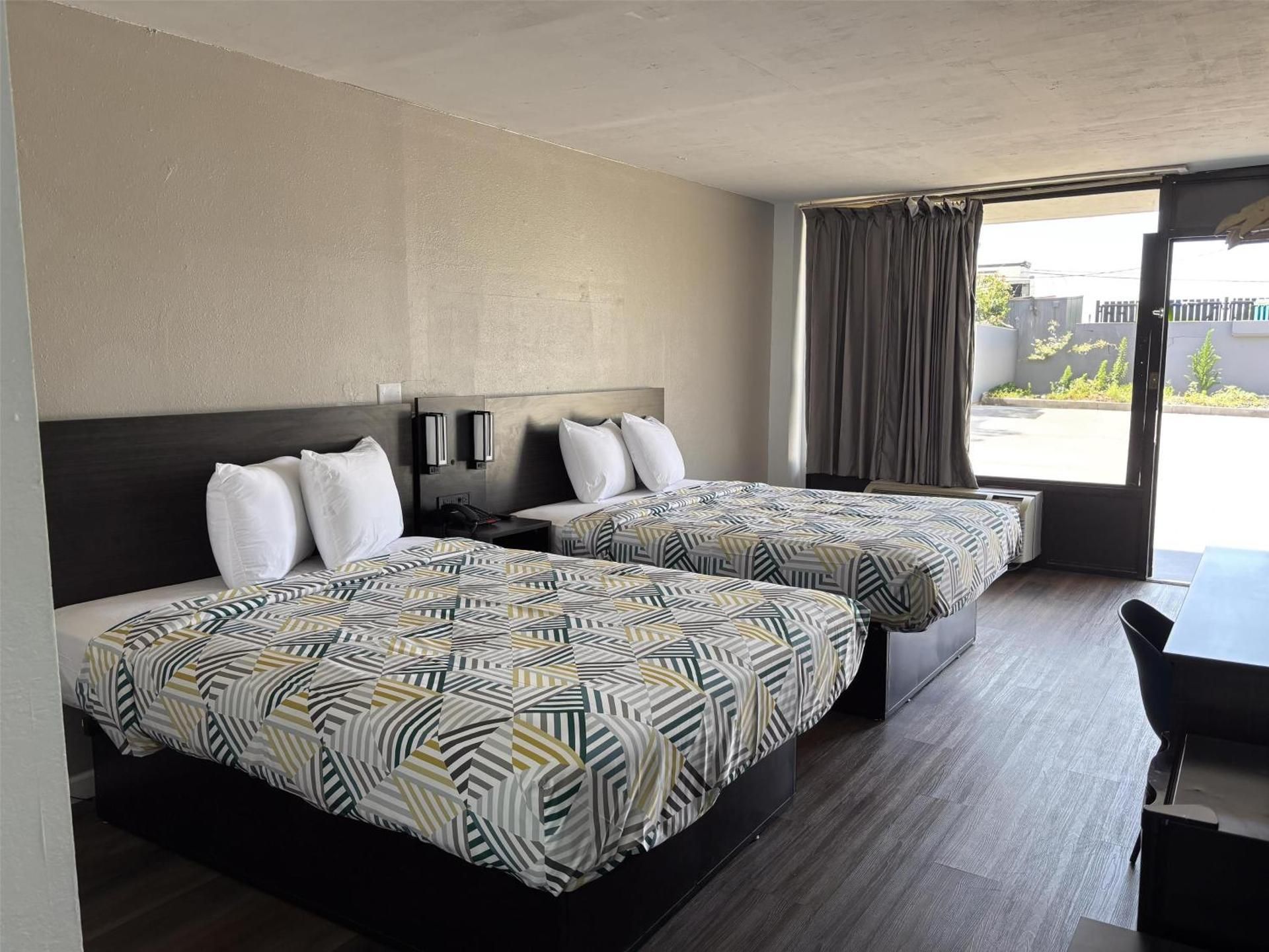 Queen Room with Two Queen Beds - Disability Access - Roll In Shower
