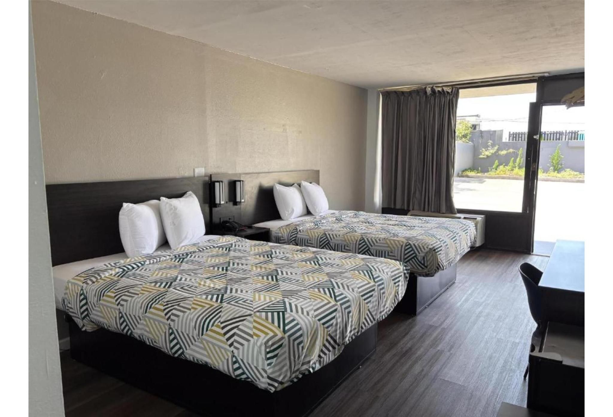 2 Queen Beds | Non-Smoking, Micfridge